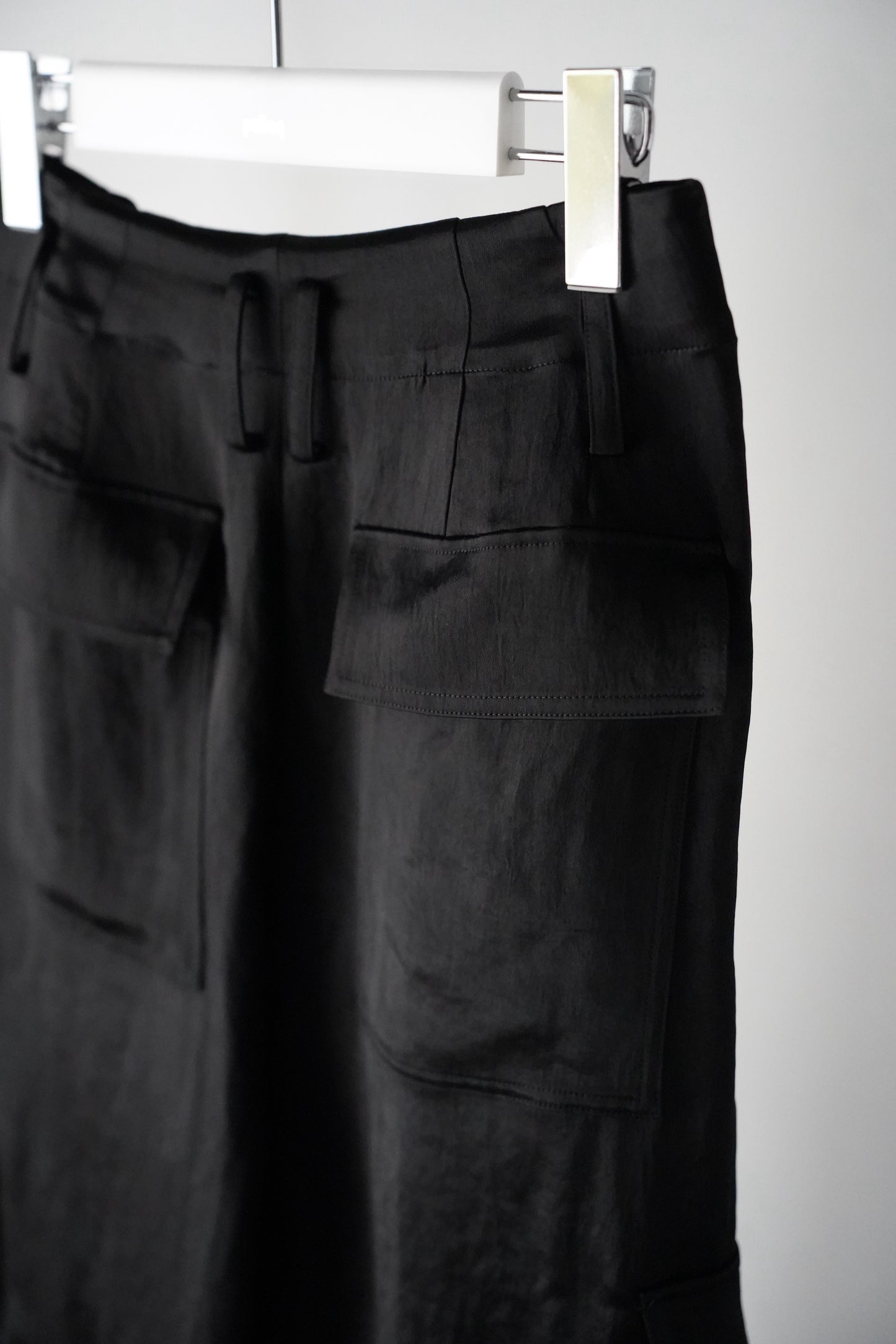 WOMEN　IIROT/イロット　Heavy satin trousers
