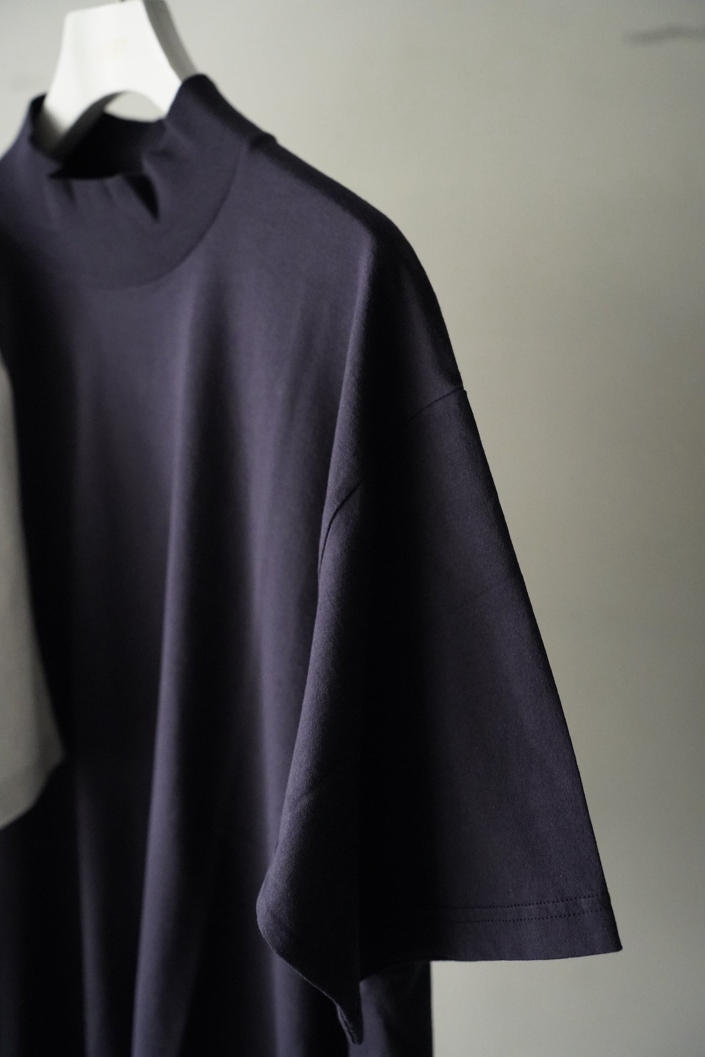 MEN Y/ ワイ ORGANIC COTTON JERSEY MOCK NECK S/S T