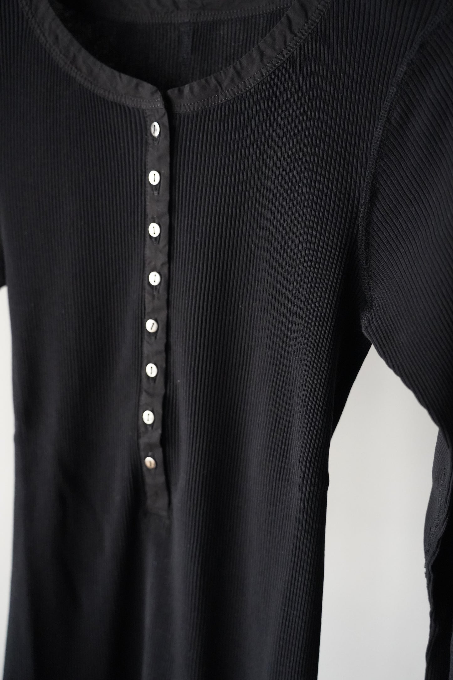 WOMEN PHEETA / フィータ HENLEY TEE(Hedy)
