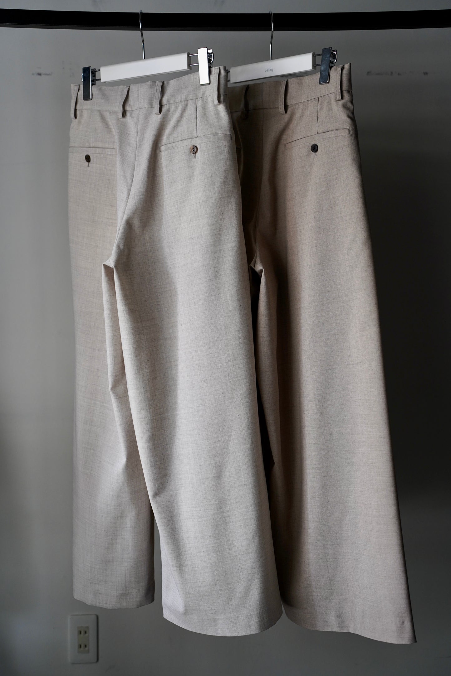 WOMEN Villd / ヴィルド TUCK WIDE PANTS