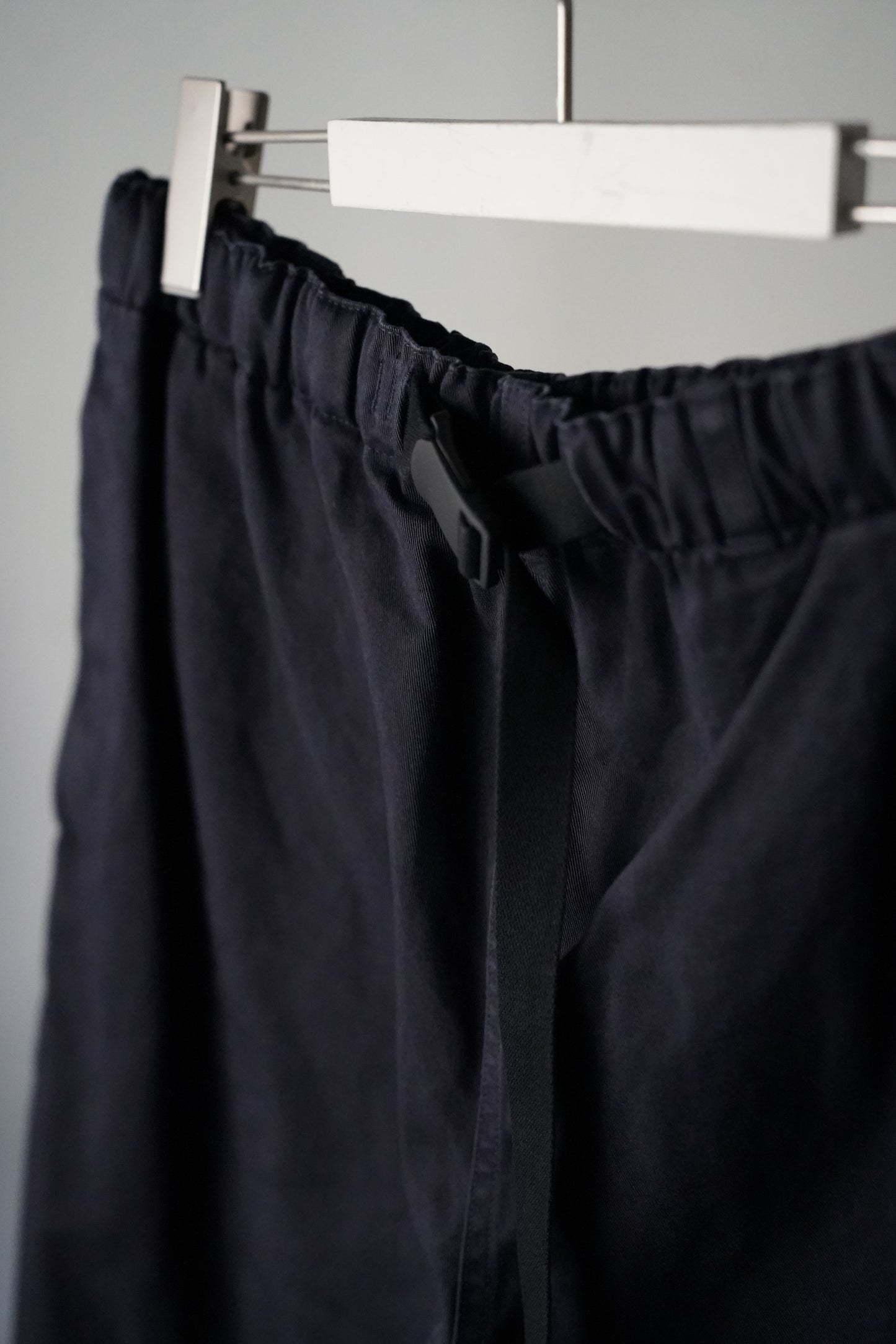 MEN Y/ ワイ ORGANIC COTTON CHINO SHORTS