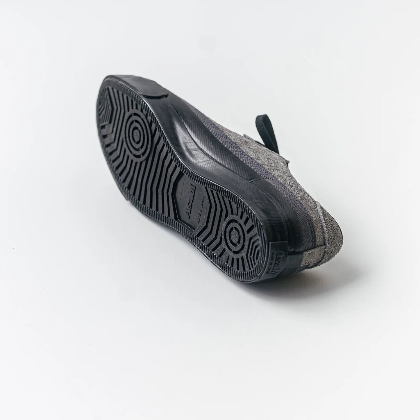 MEN/WOMEN ASAHI アサヒ BELTED LOW SUEDE - Charcoal/Black