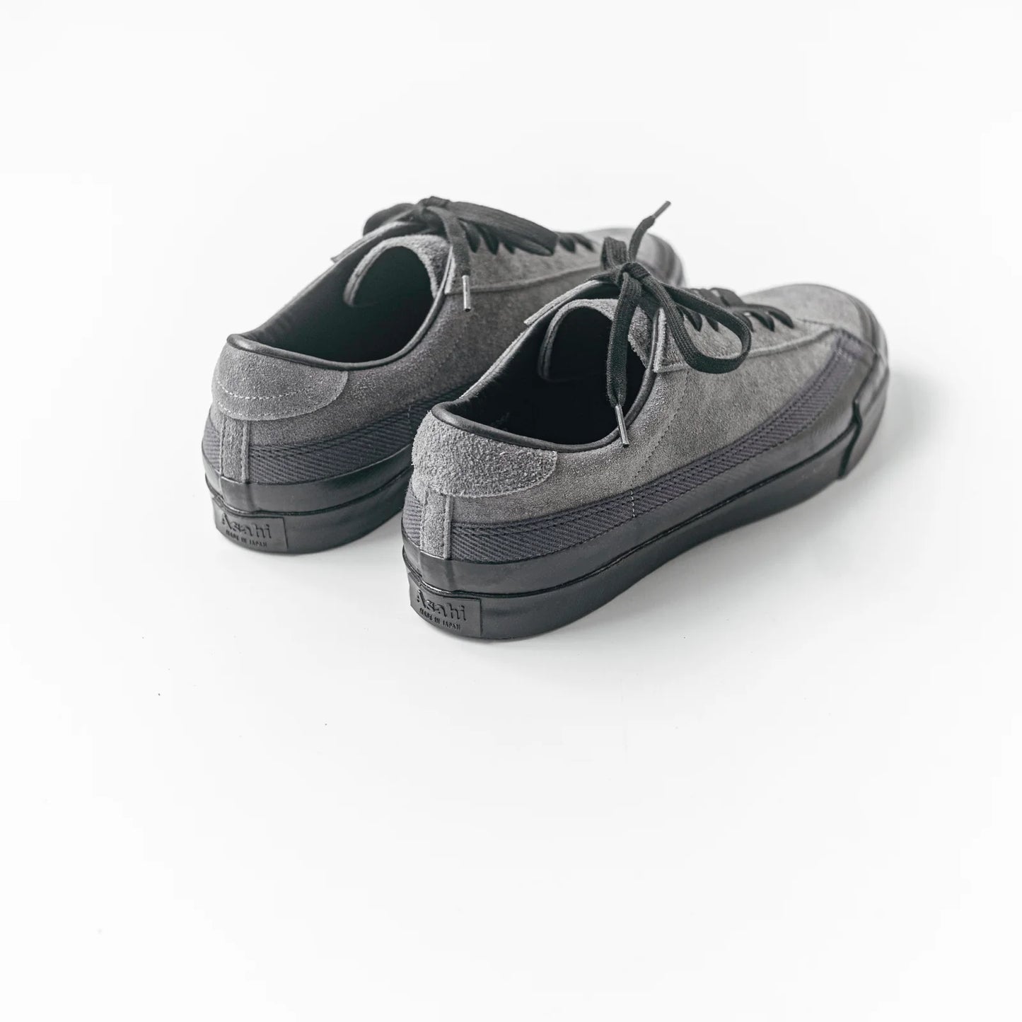 MEN/WOMEN ASAHI アサヒ BELTED LOW SUEDE - Charcoal/Black