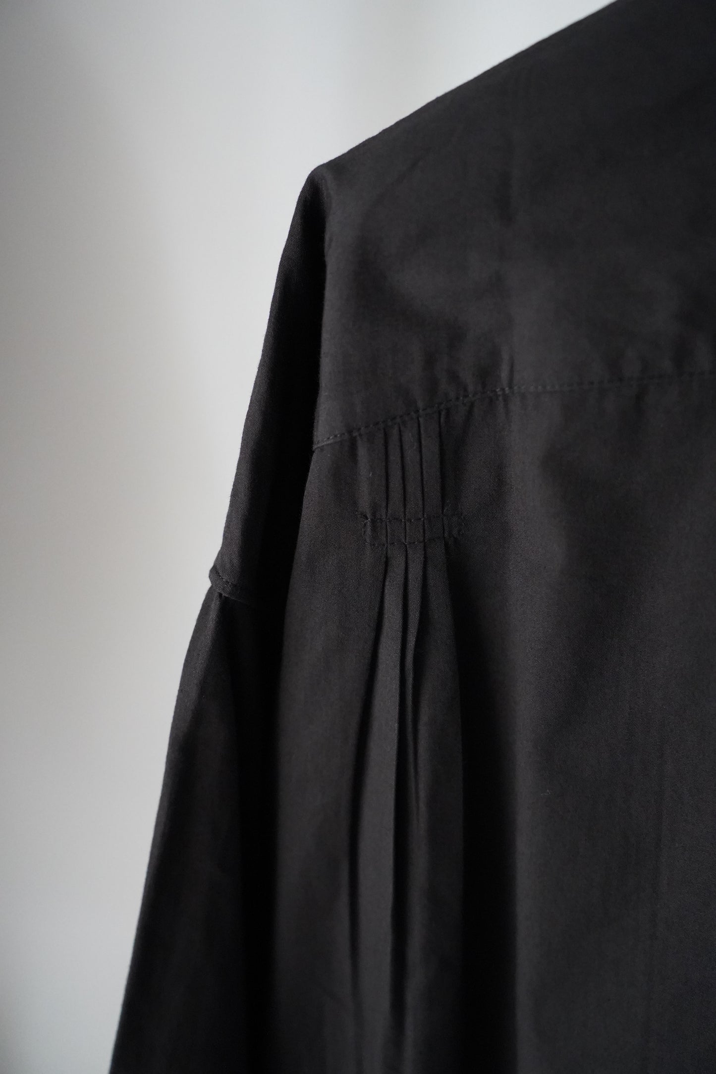 WOMEN PHEETA / フィータ SHIRT(Trinity) 25aw
