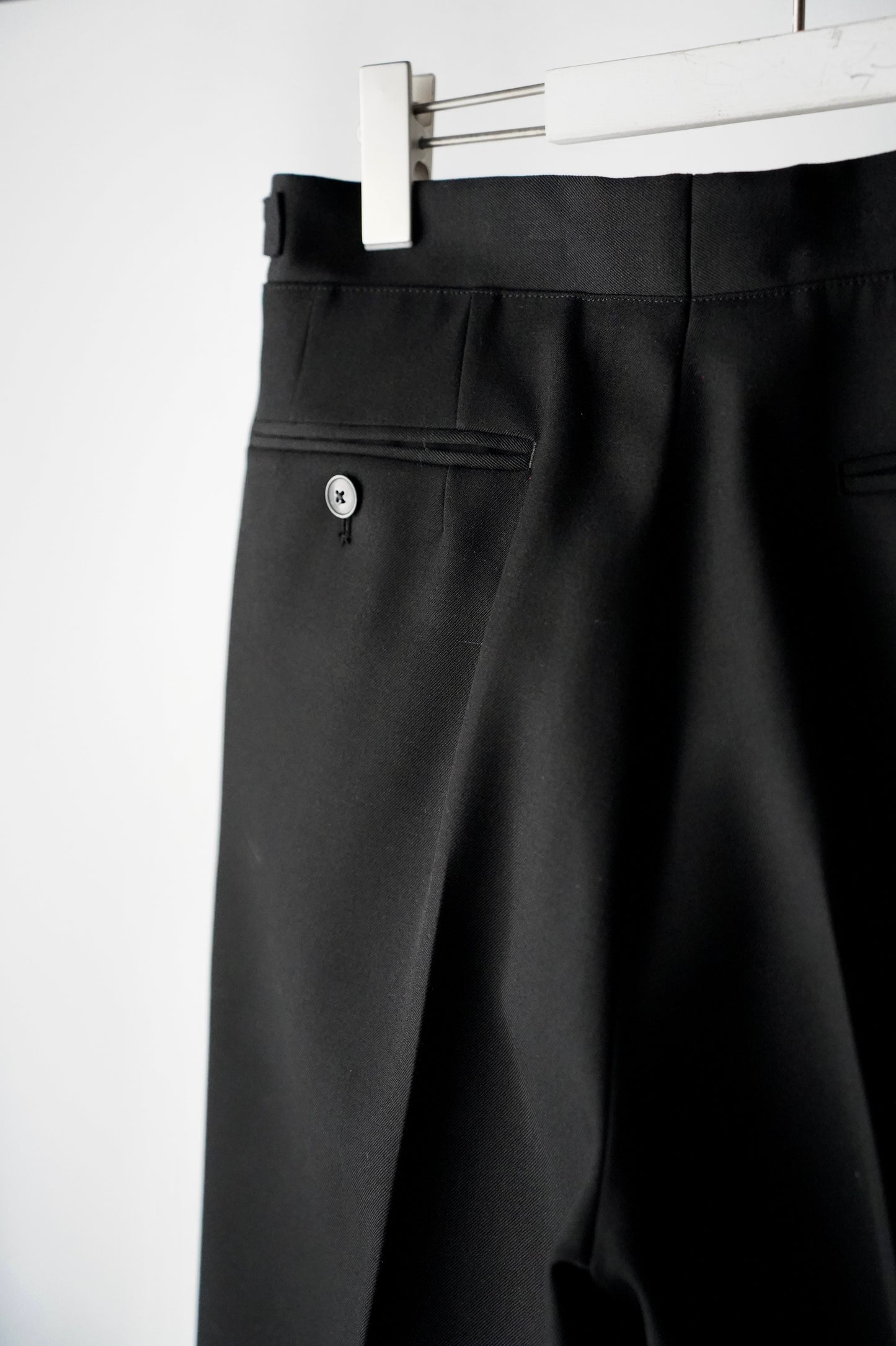 MEN HEUGN / ユーゲン "Aaron" Wool Black