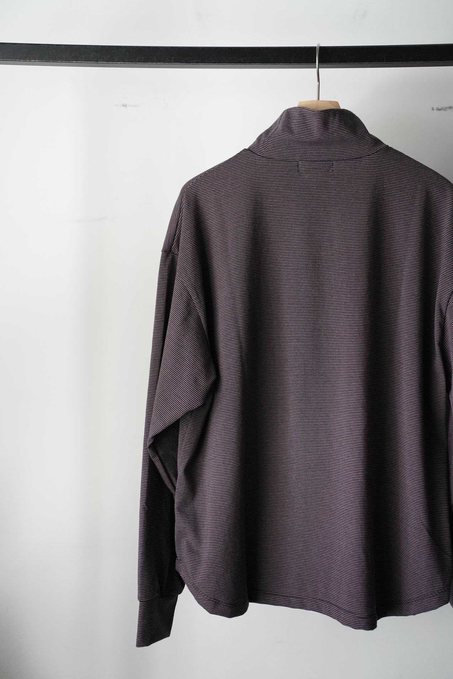 MEN alvana / アルヴァナ ナローボーダータートルネックTシャツ