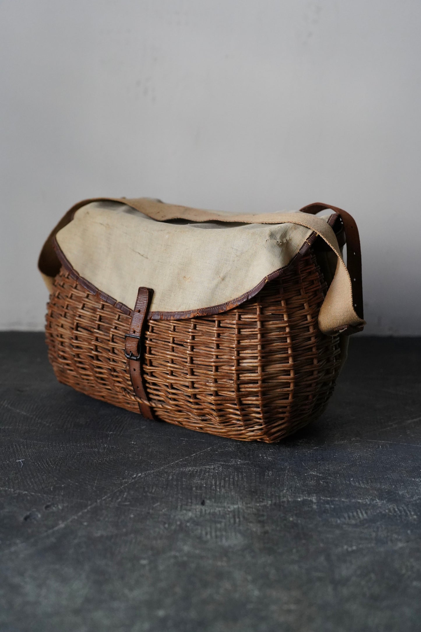 MEN/WOMEN VINTAGE BRITISH FISHING BAG