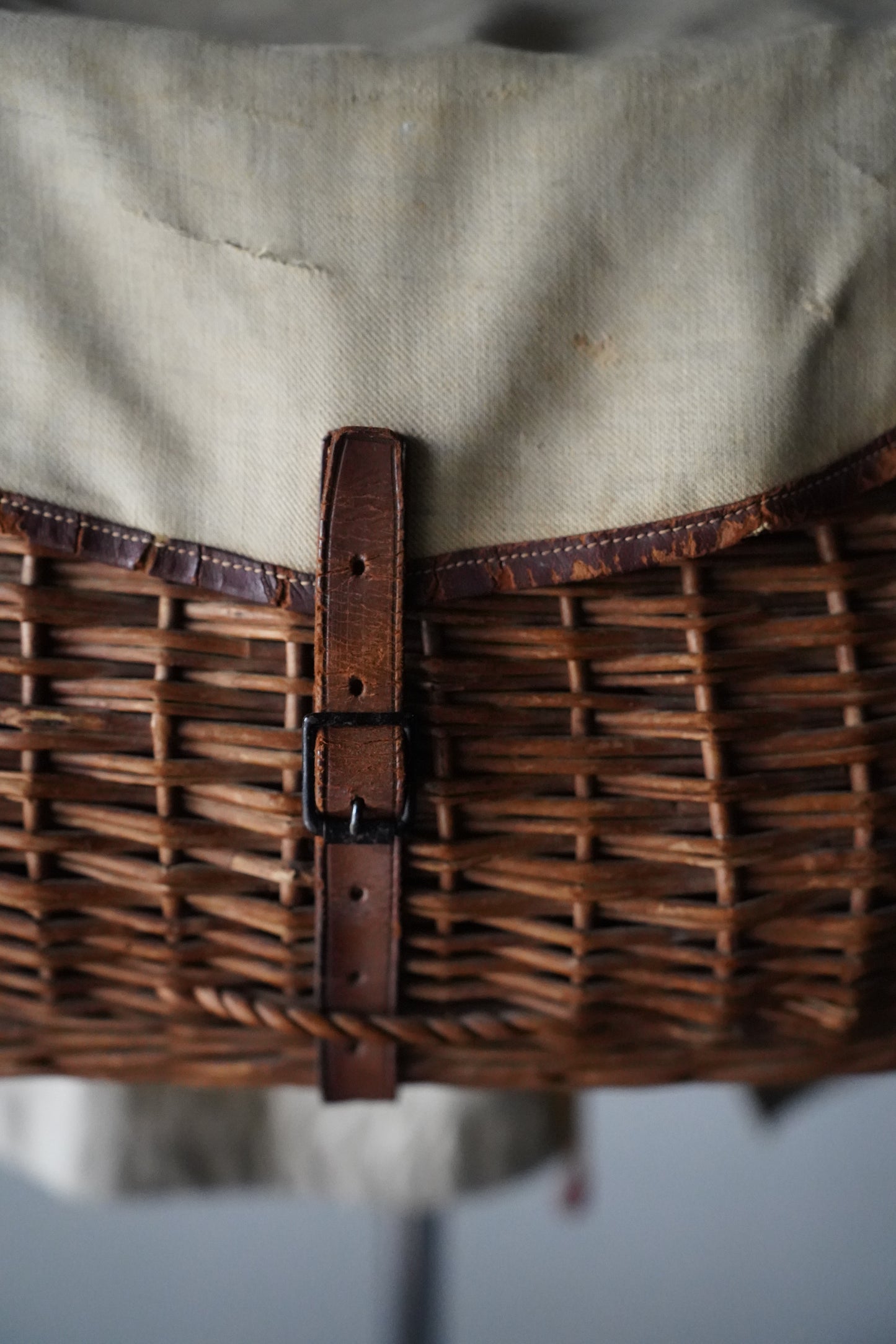 MEN/WOMEN VINTAGE BRITISH FISHING BAG