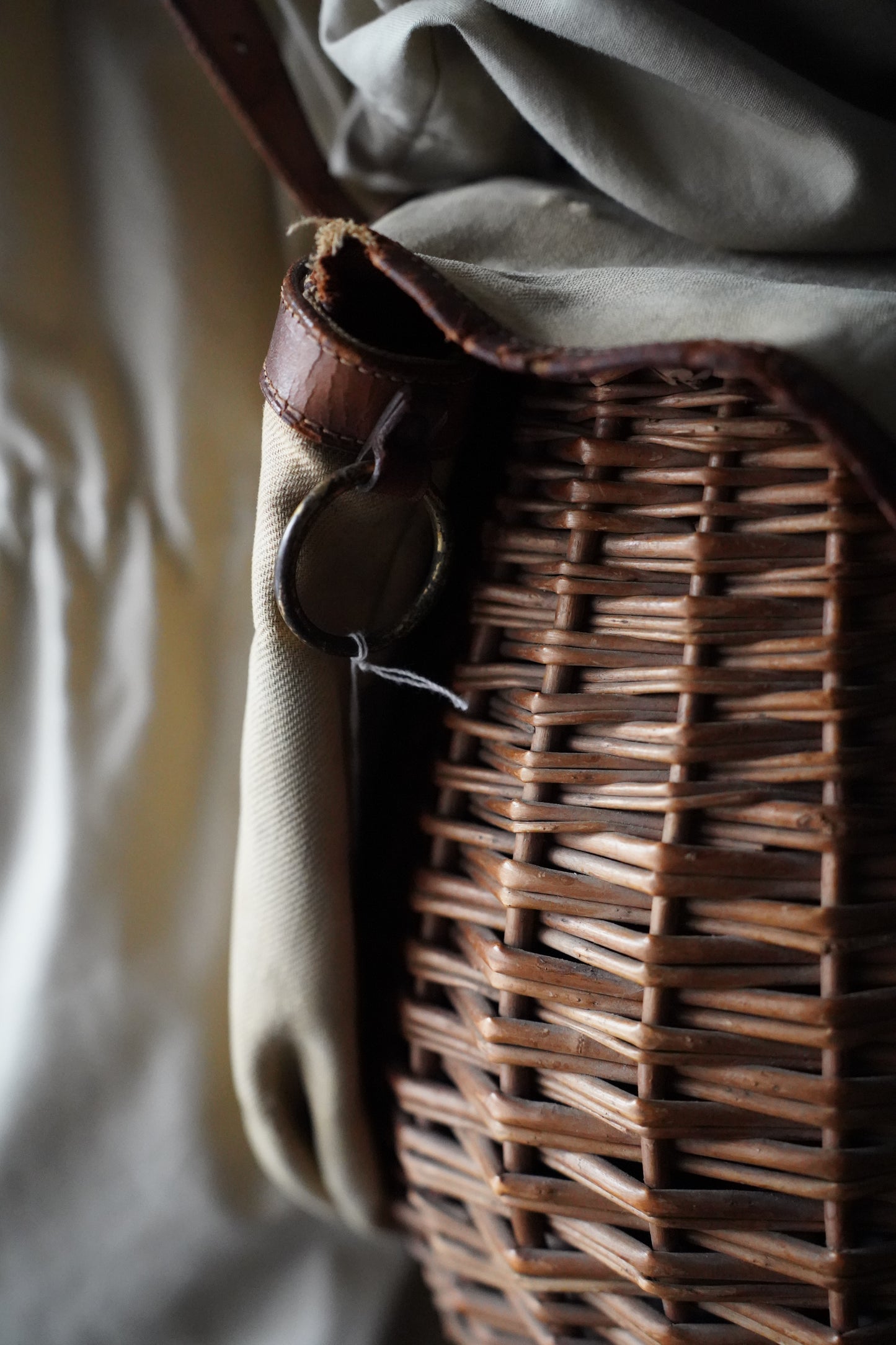 MEN/WOMEN VINTAGE BRITISH FISHING BAG