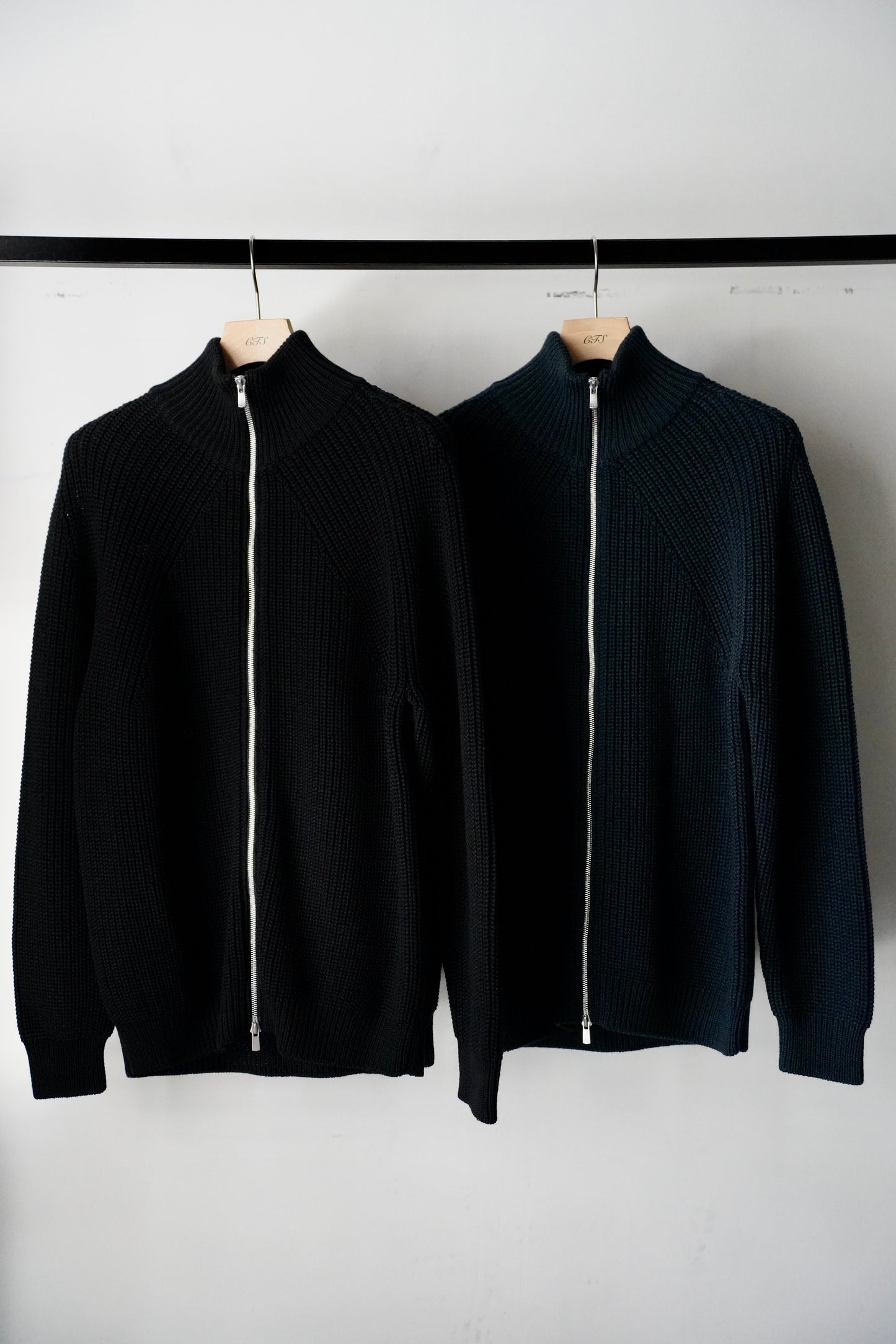 MEN BATONER / バトナー SIGNATURE DRIVERS KNIT