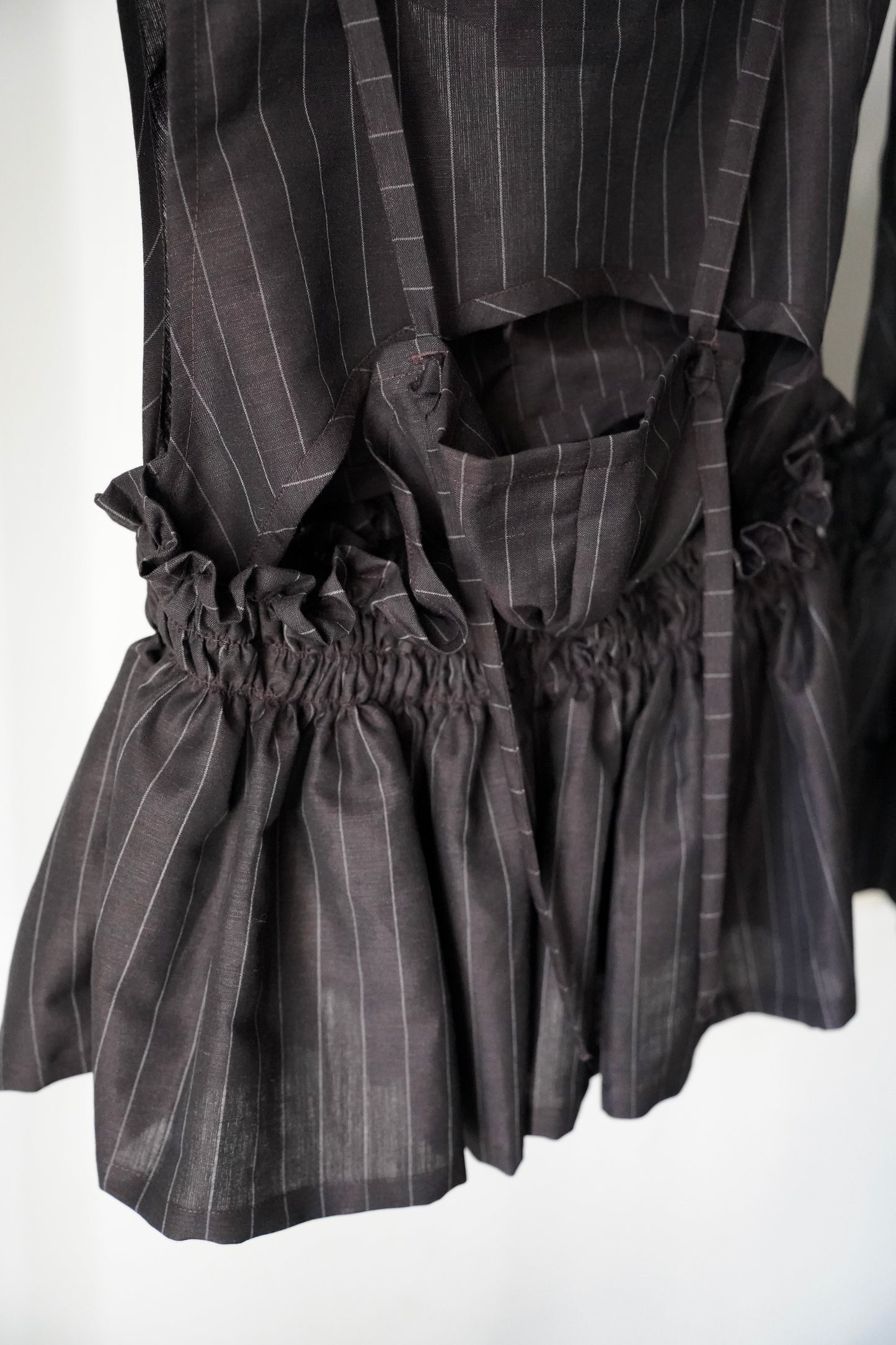 WOMEN Y.A.Acc/ ワイエーアク lots of gather blouse -wool linen strip-