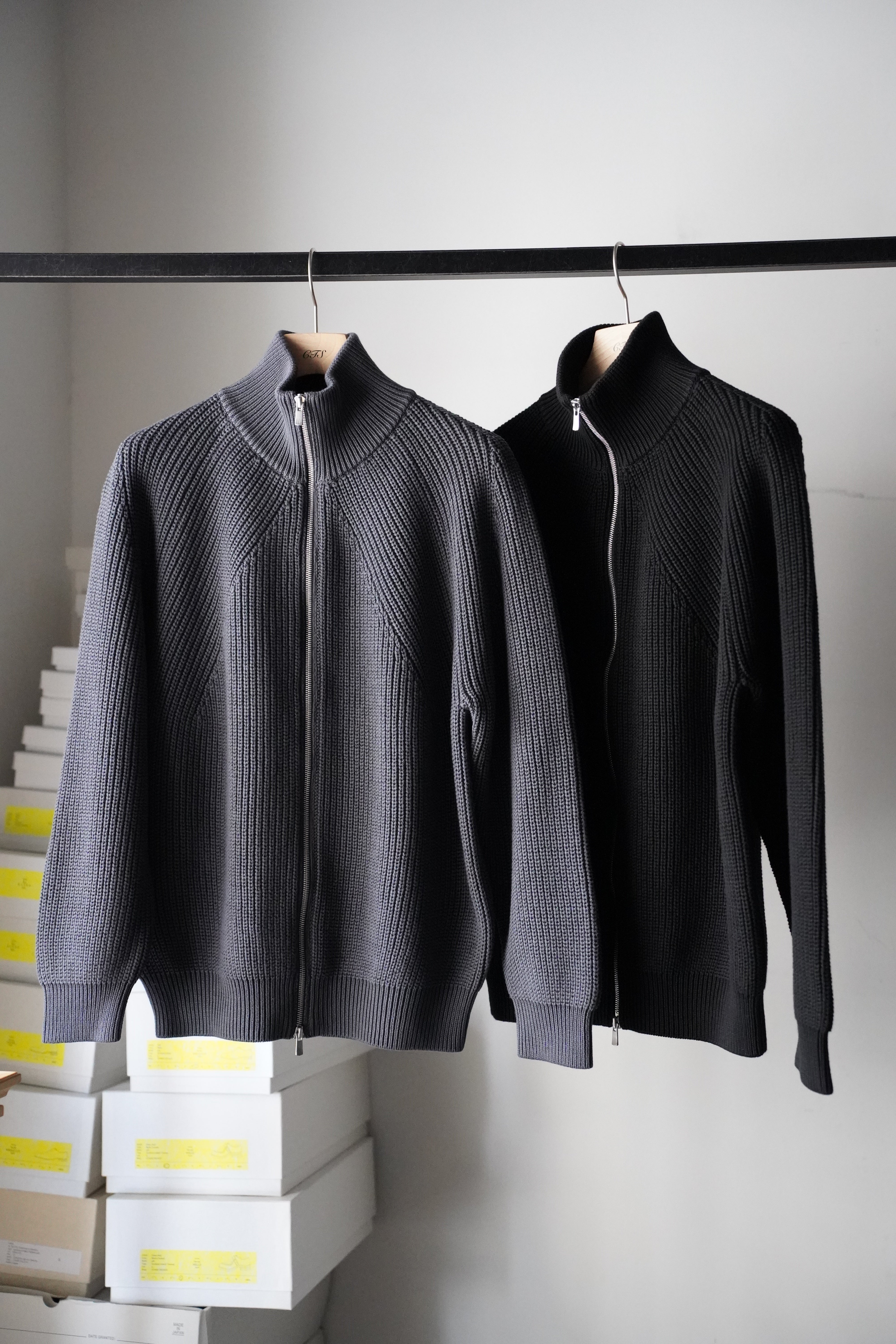 MEN BATONER / バトナー SIGNATURE DRIVERS KNIT – _COMES THE SUN