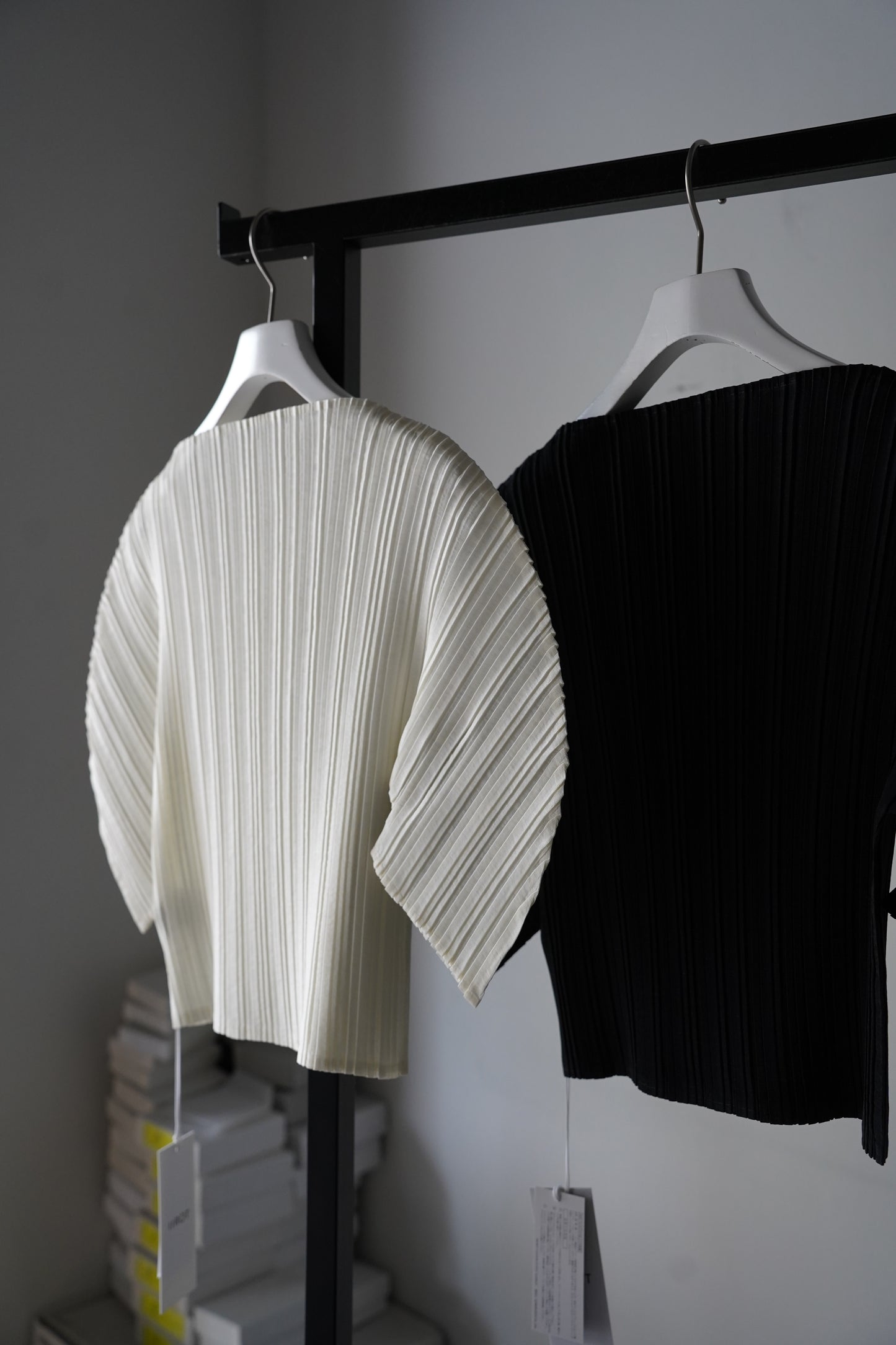 WOMEN IIROT/イロット Pleats Carve Tops