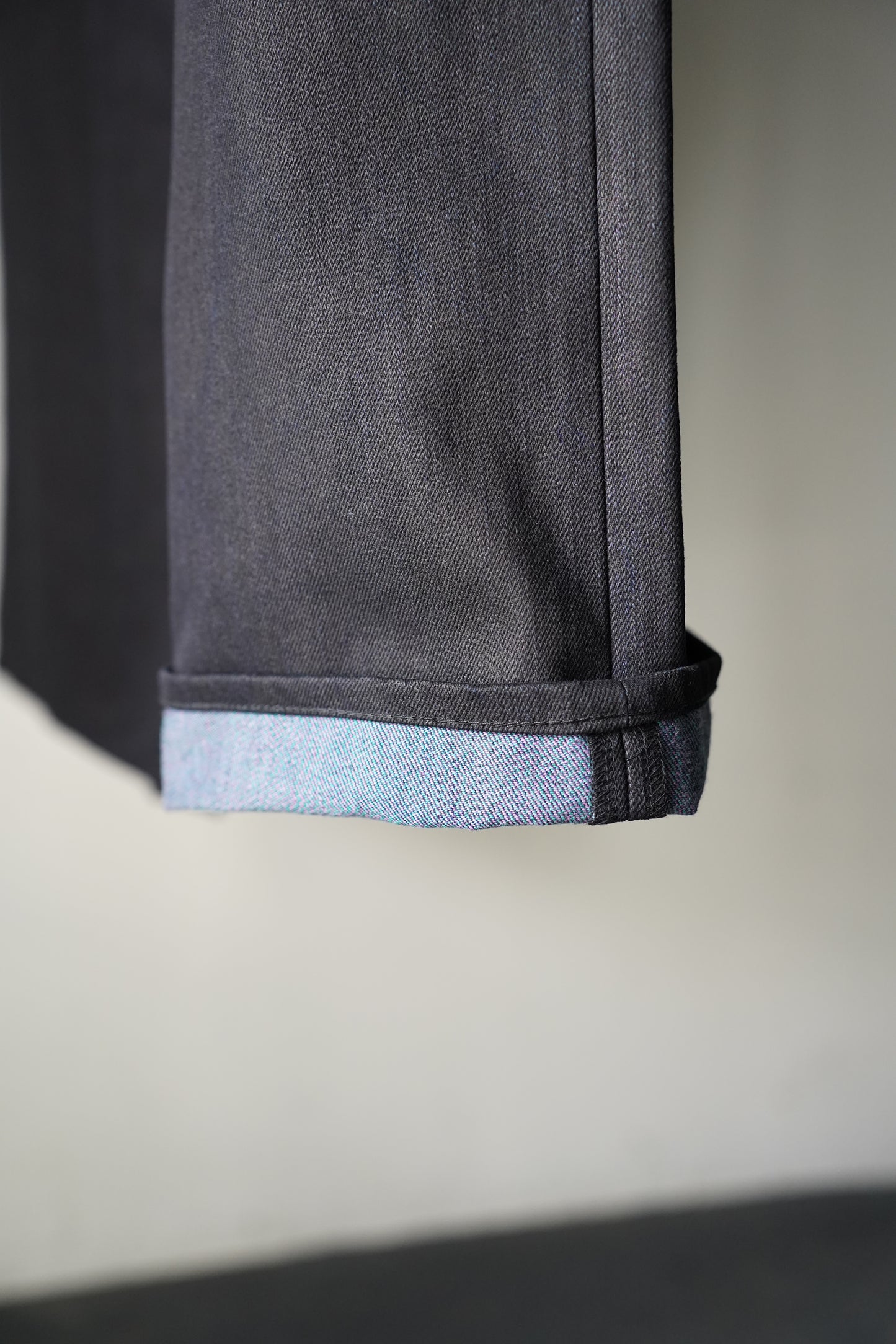 MEN Kiivu / キフ CURVY LEG TROUSER - 12.5oz Rainbow Denim + Sumi
