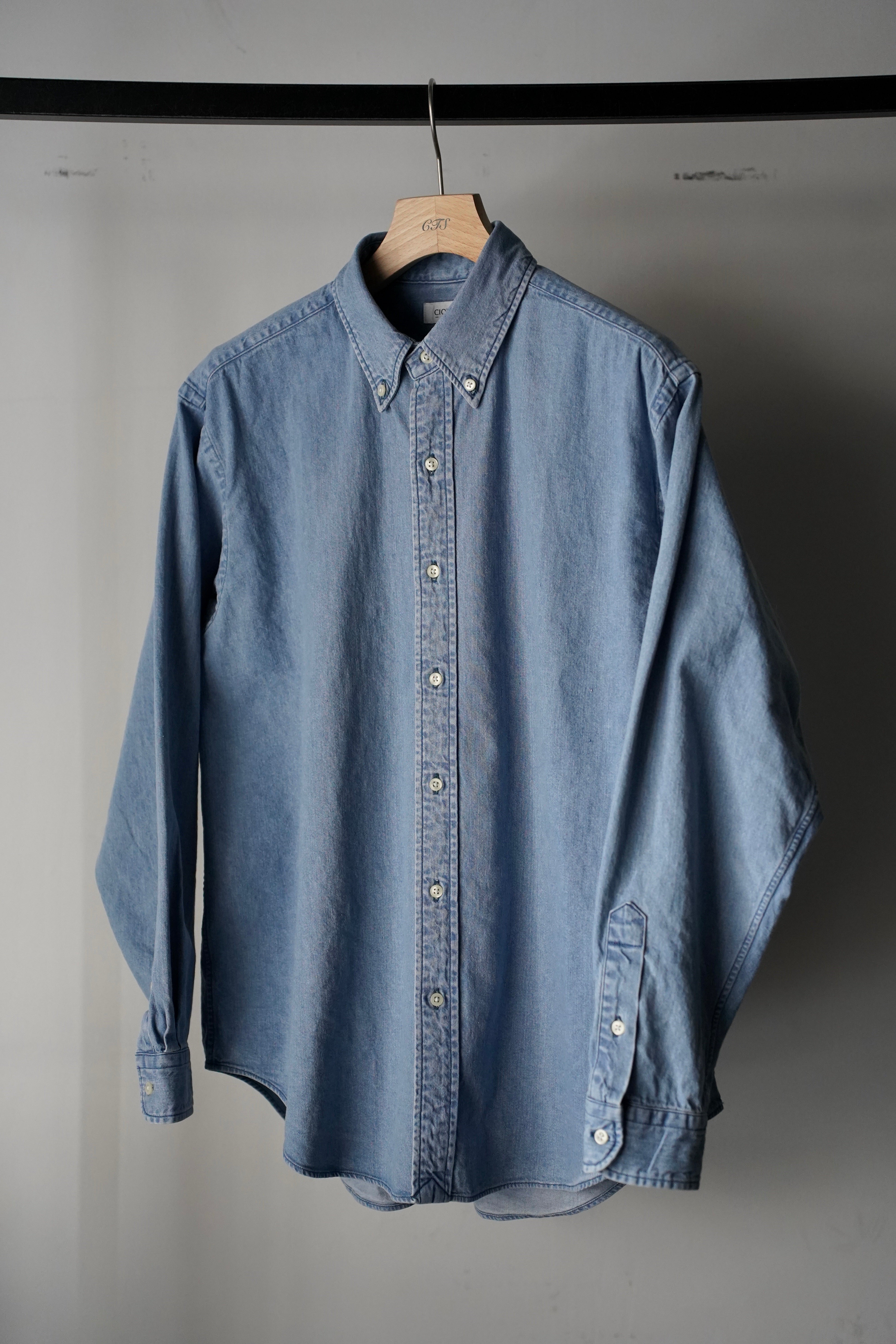 MEN CIOTA/シオタ DENIM B.D SHIRT Light Blue – _COMES THE SUN