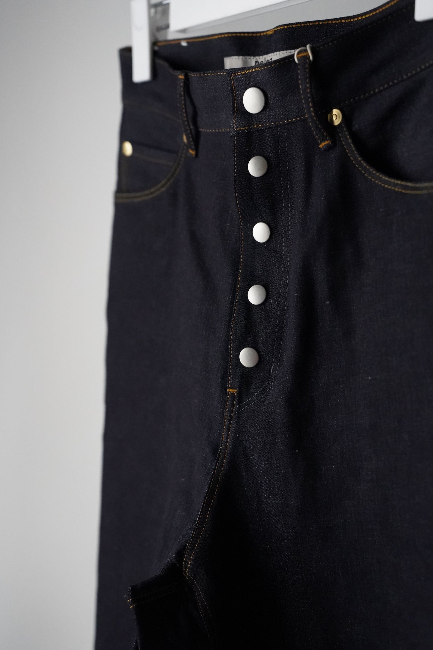 WOMEN pelleq / ペレック standard light denim w front button