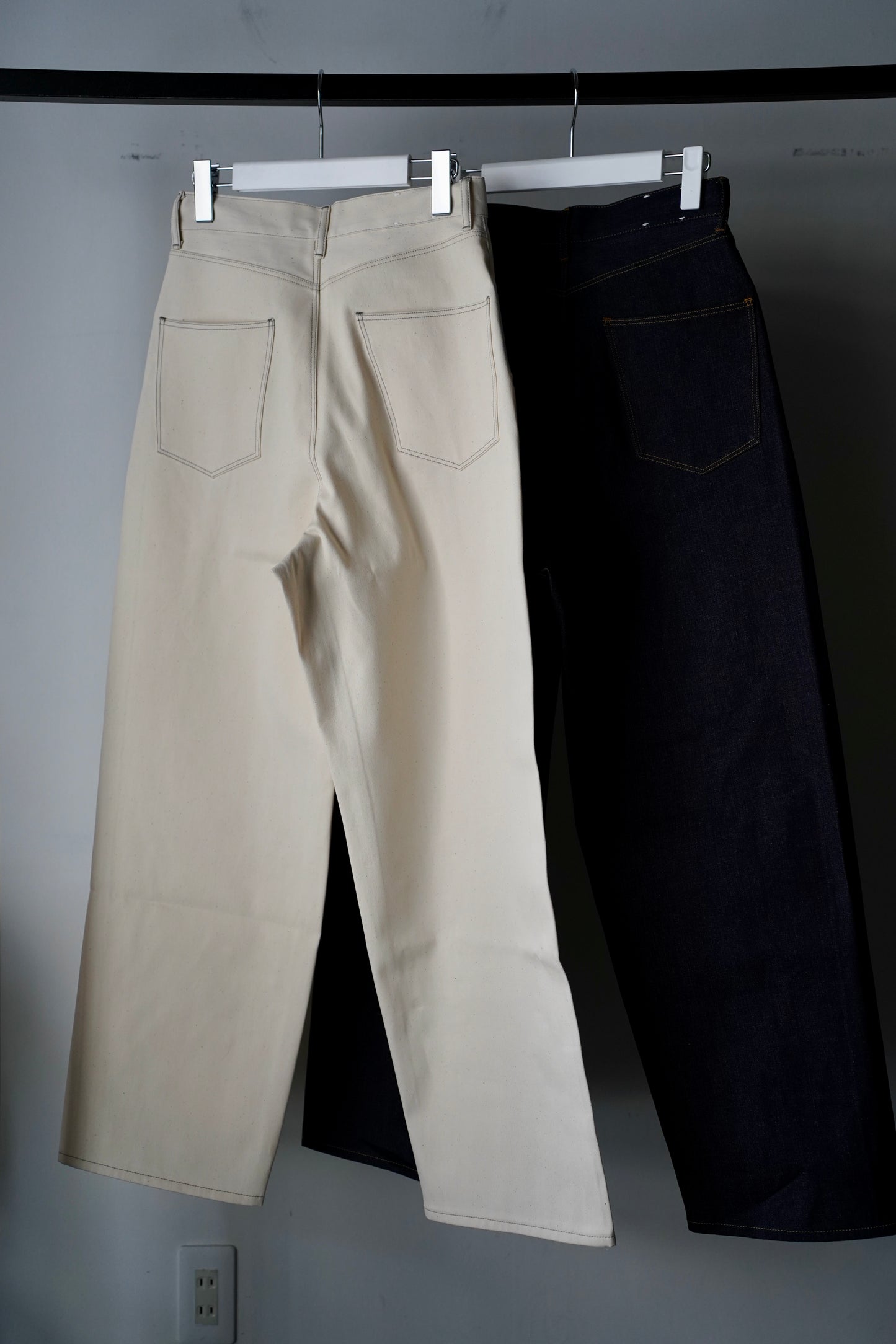 WOMEN pelleq / ペレック standard light denim w front button