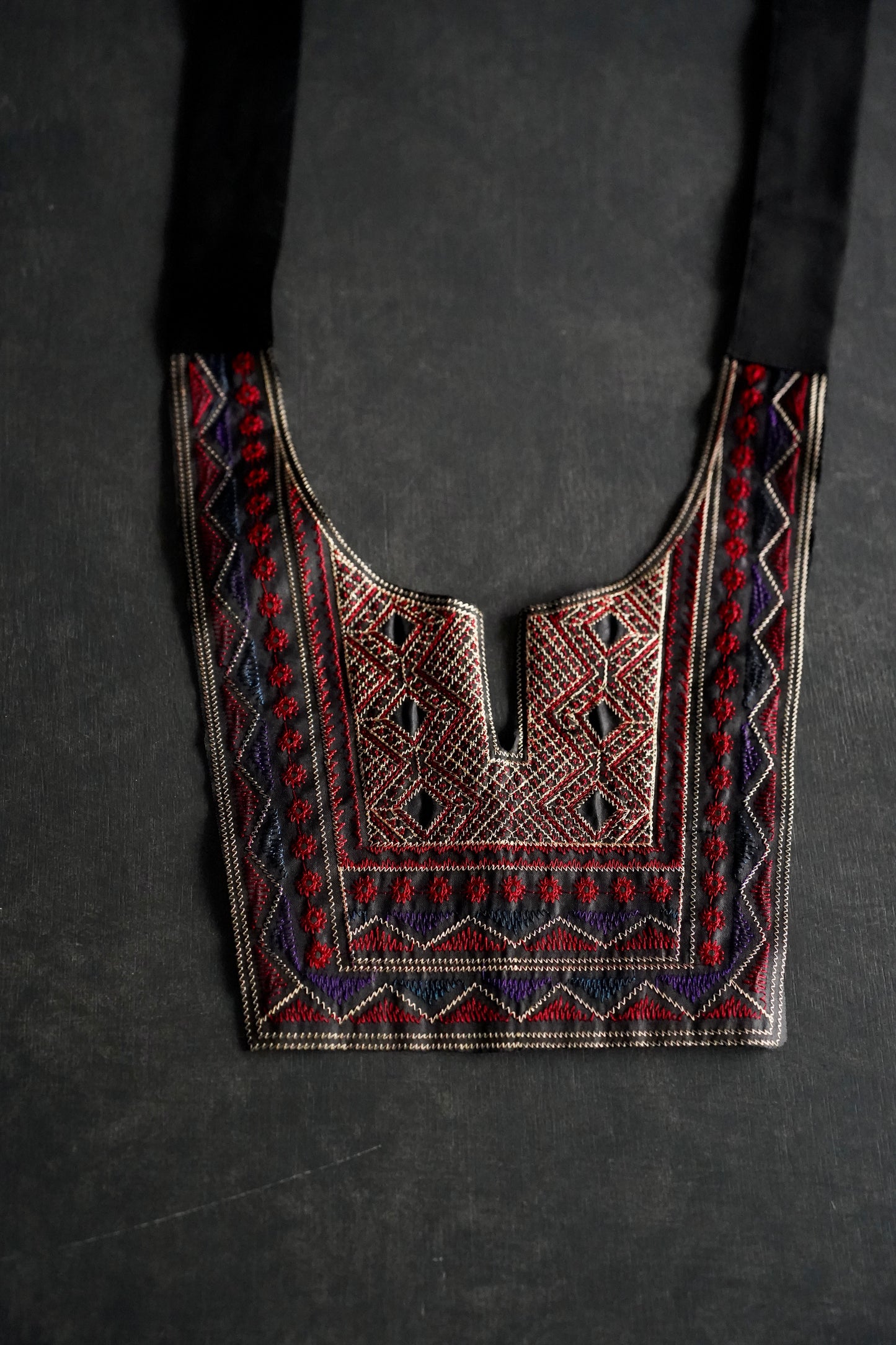 WOMEN Y.A.Acc/ ワイエーアク embroidery bib