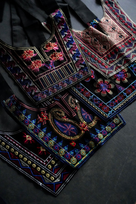 WOMEN Y.A.Acc/ ワイエーアク embroidery bib