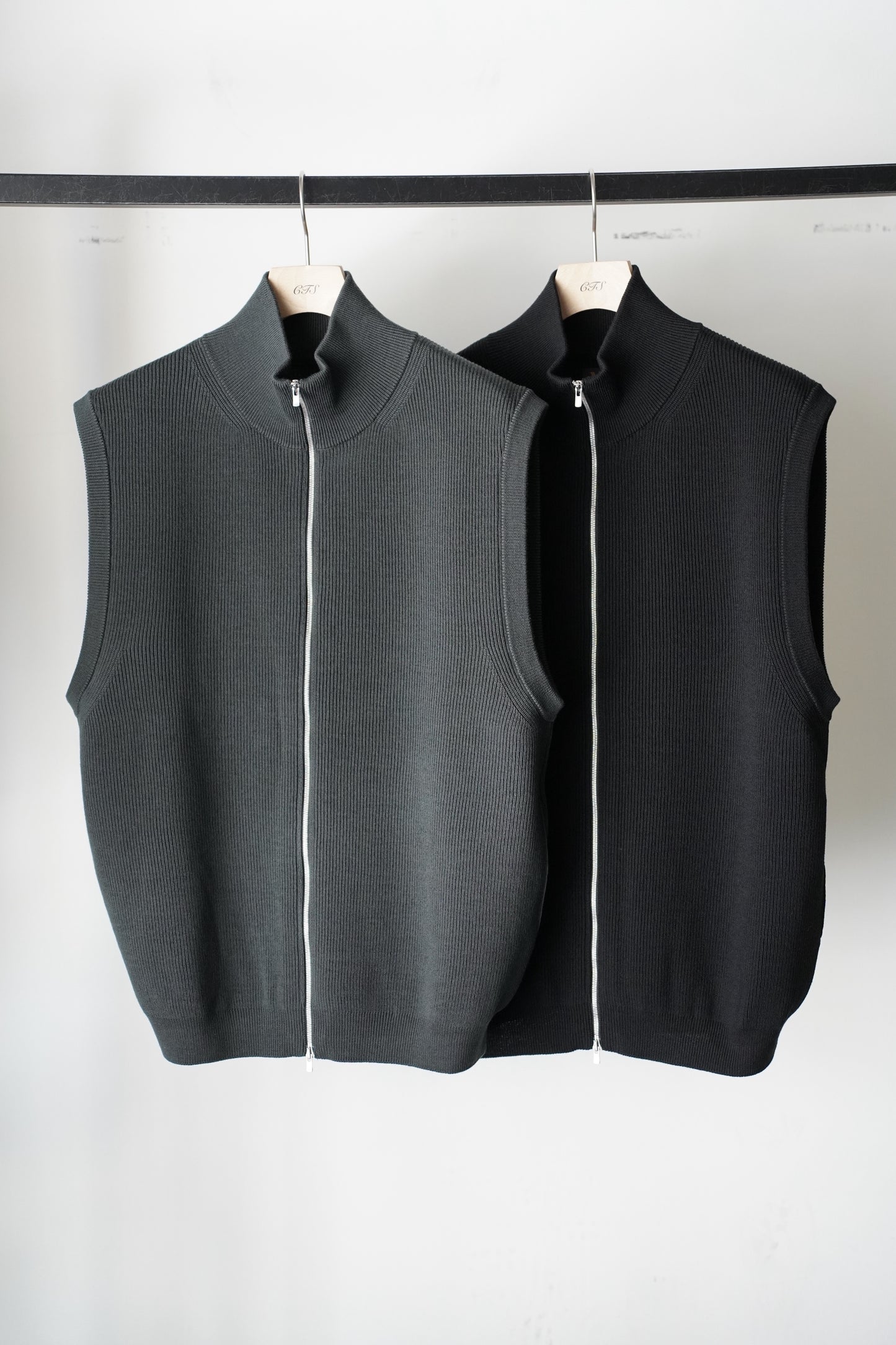 MEN BATONER / バトナー SUPER HIGH TWIST WOOL DRIVERS VEST