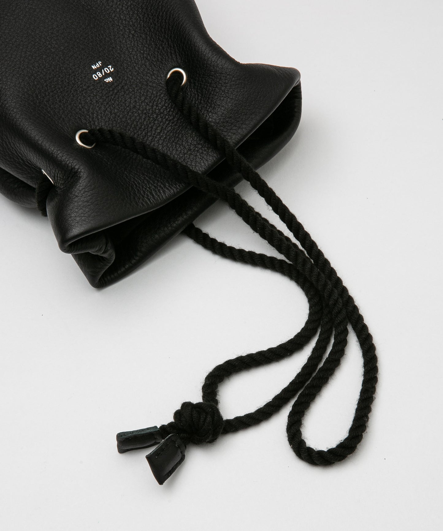 MEN/WOMEN 20/80 トゥエンティーエイティー SHRINK LEATHER SQUARE GASSAI BAG
