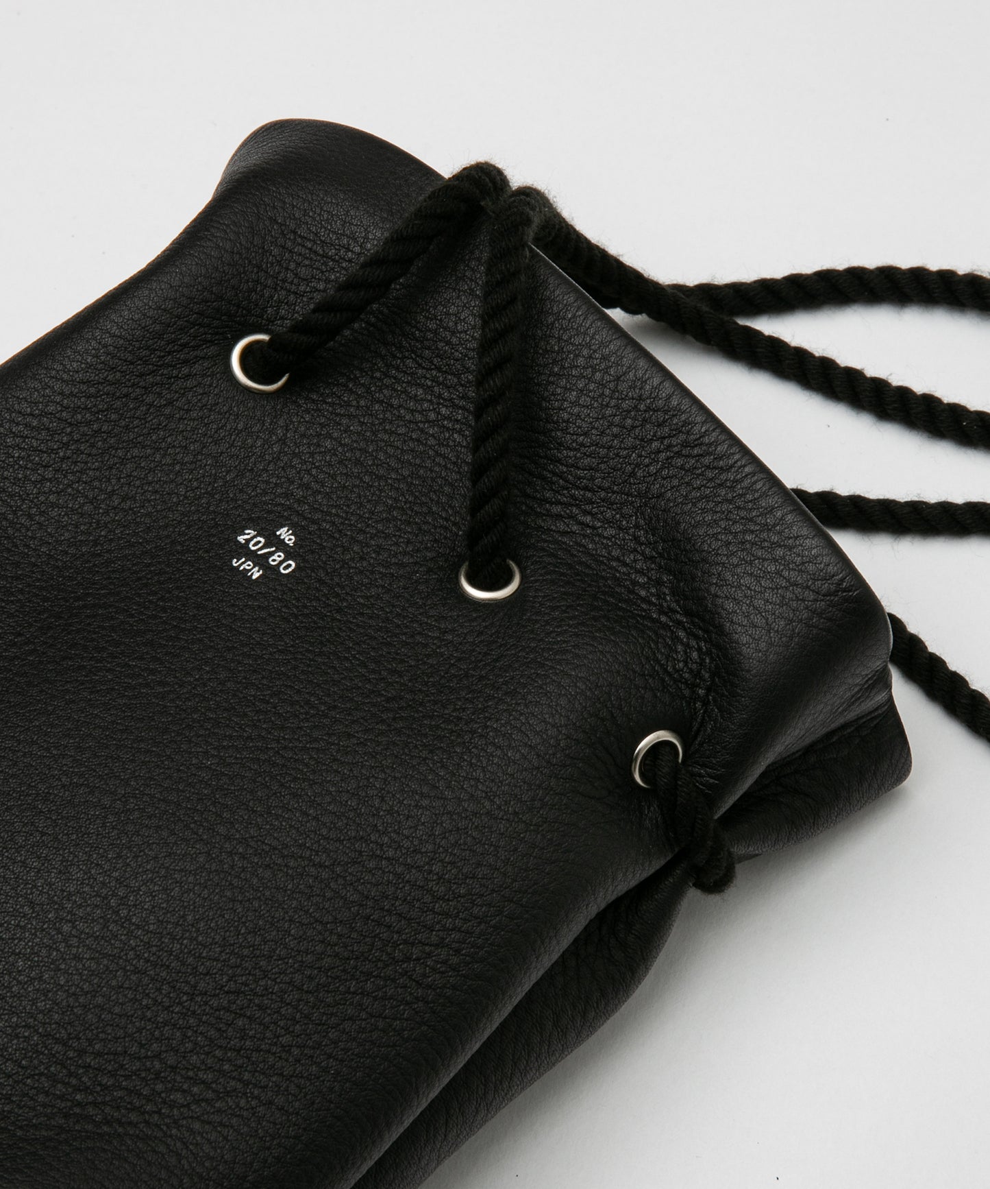 MEN/WOMEN 20/80 トゥエンティーエイティー SHRINK LEATHER SQUARE GASSAI BAG