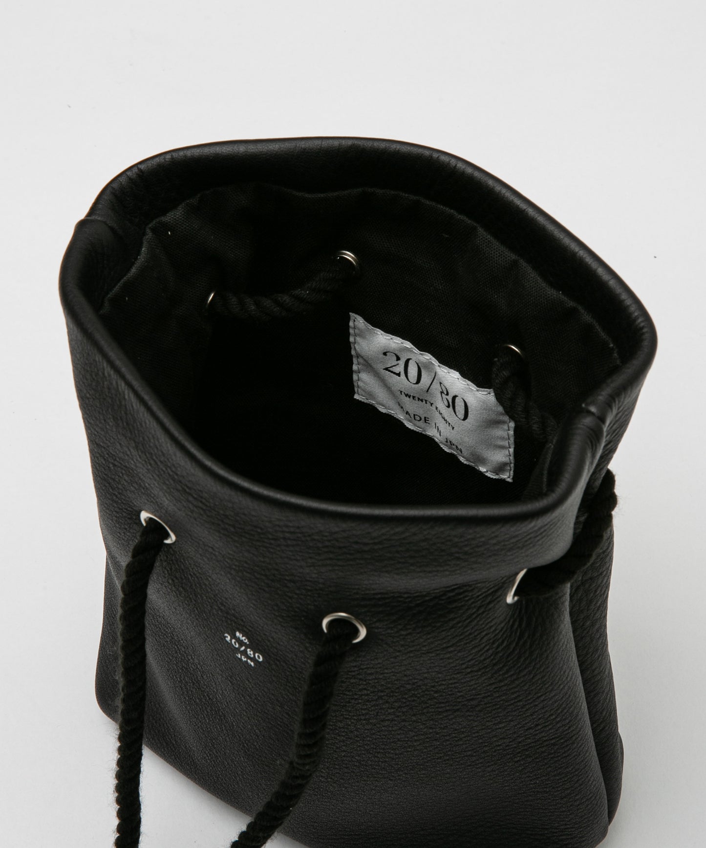 MEN/WOMEN 20/80 トゥエンティーエイティー SHRINK LEATHER SQUARE GASSAI BAG