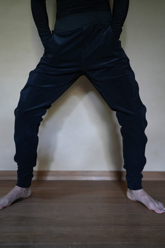 WOMEN MOON TREE PLANET line pants sports black