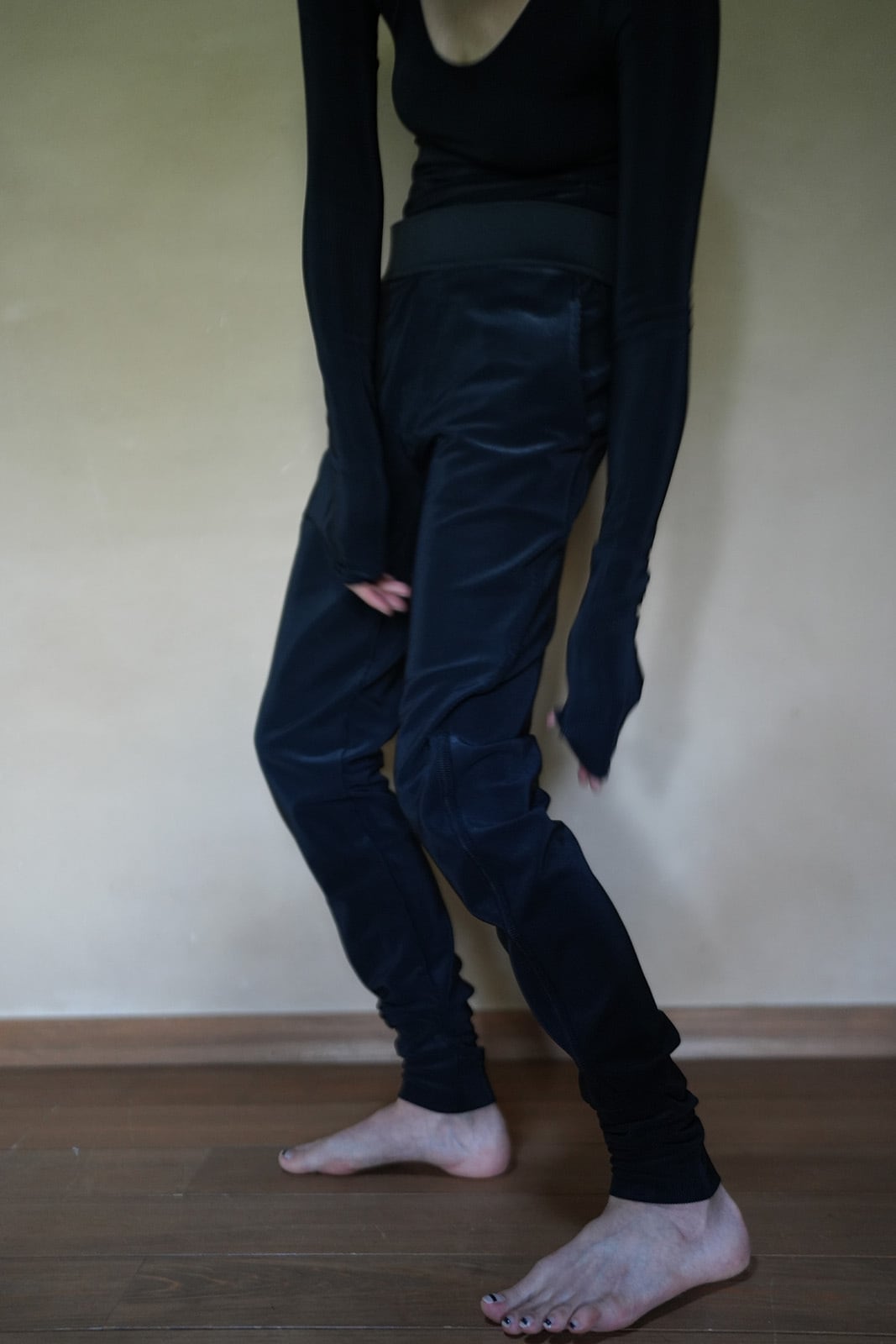 WOMEN MOON TREE PLANET line pants sports black