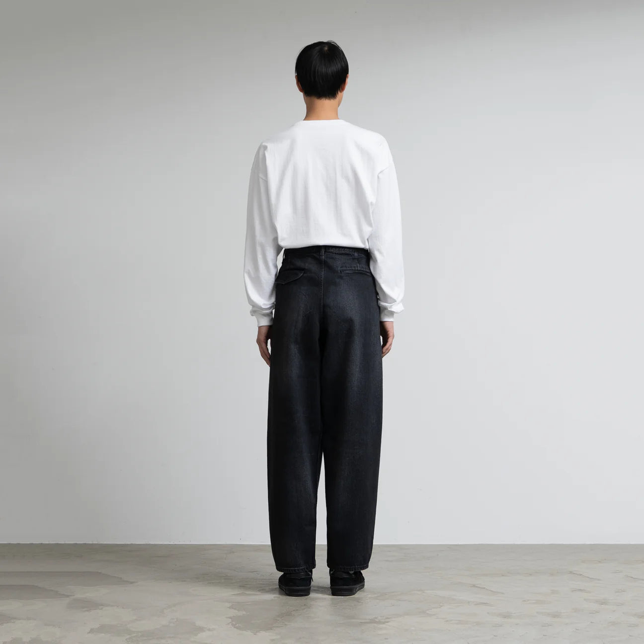 MEN Graphpaper Selvage Denim Two Tuck Tapered Pants BLACK_DARK FADE