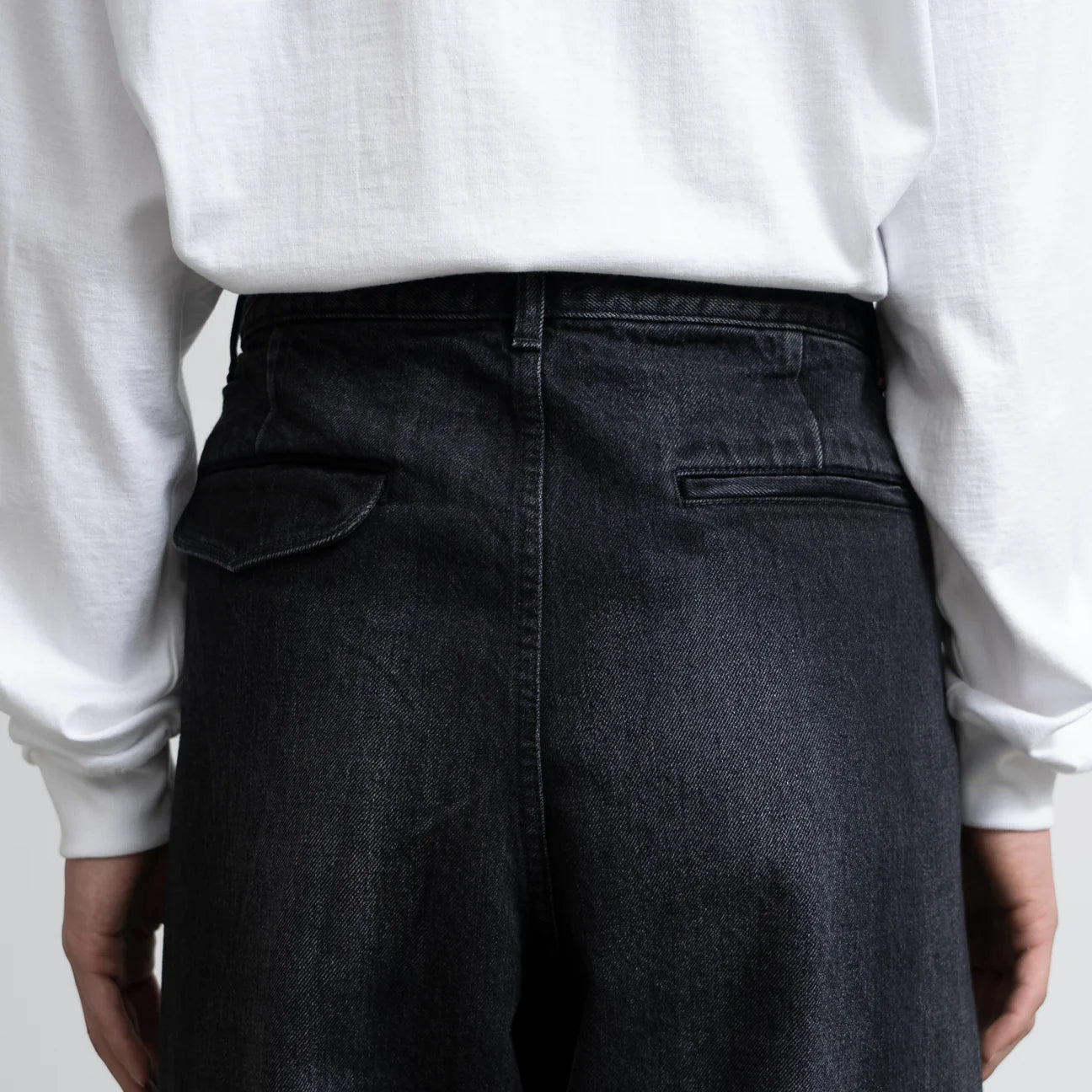 MEN Graphpaper Selvage Denim Two Tuck Tapered Pants BLACK_DARK FADE
