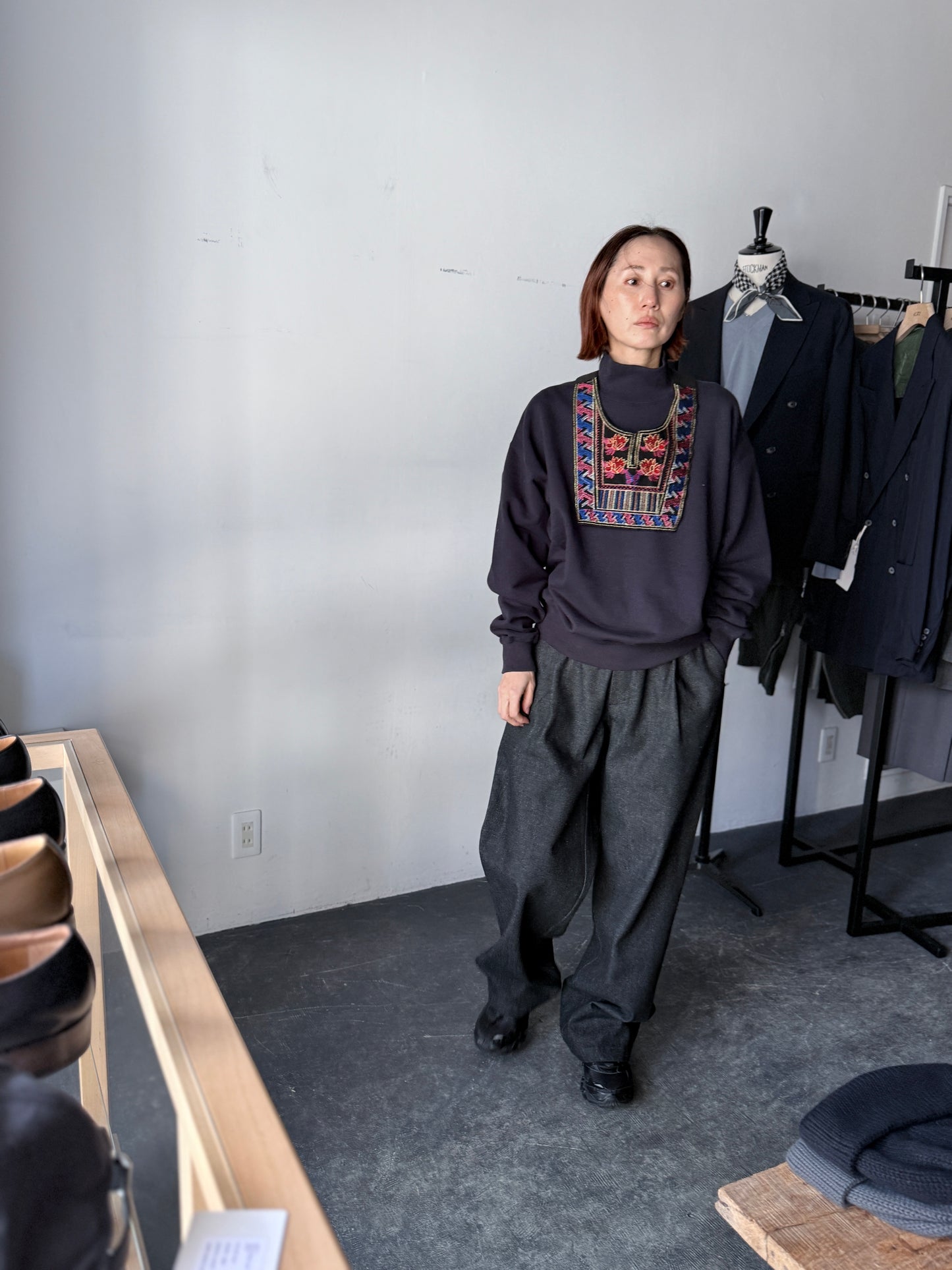 WOMEN Y.A.Acc/ ワイエーアク embroidery bib