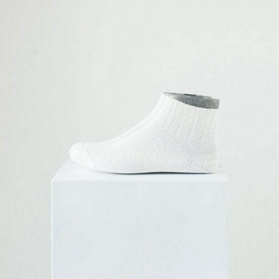 WOMEN SCORPIOSOCKS 84 NEEDLES (ANTARES) / WHITE