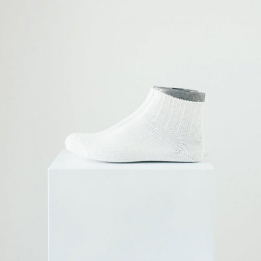 WOMEN SCORPIOSOCKS 84 NEEDLES (ANTARES) / WHITE