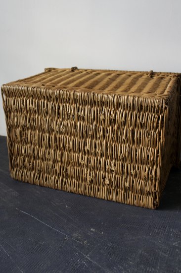 WOMEN VINTAGE FRENCH BASKET 4