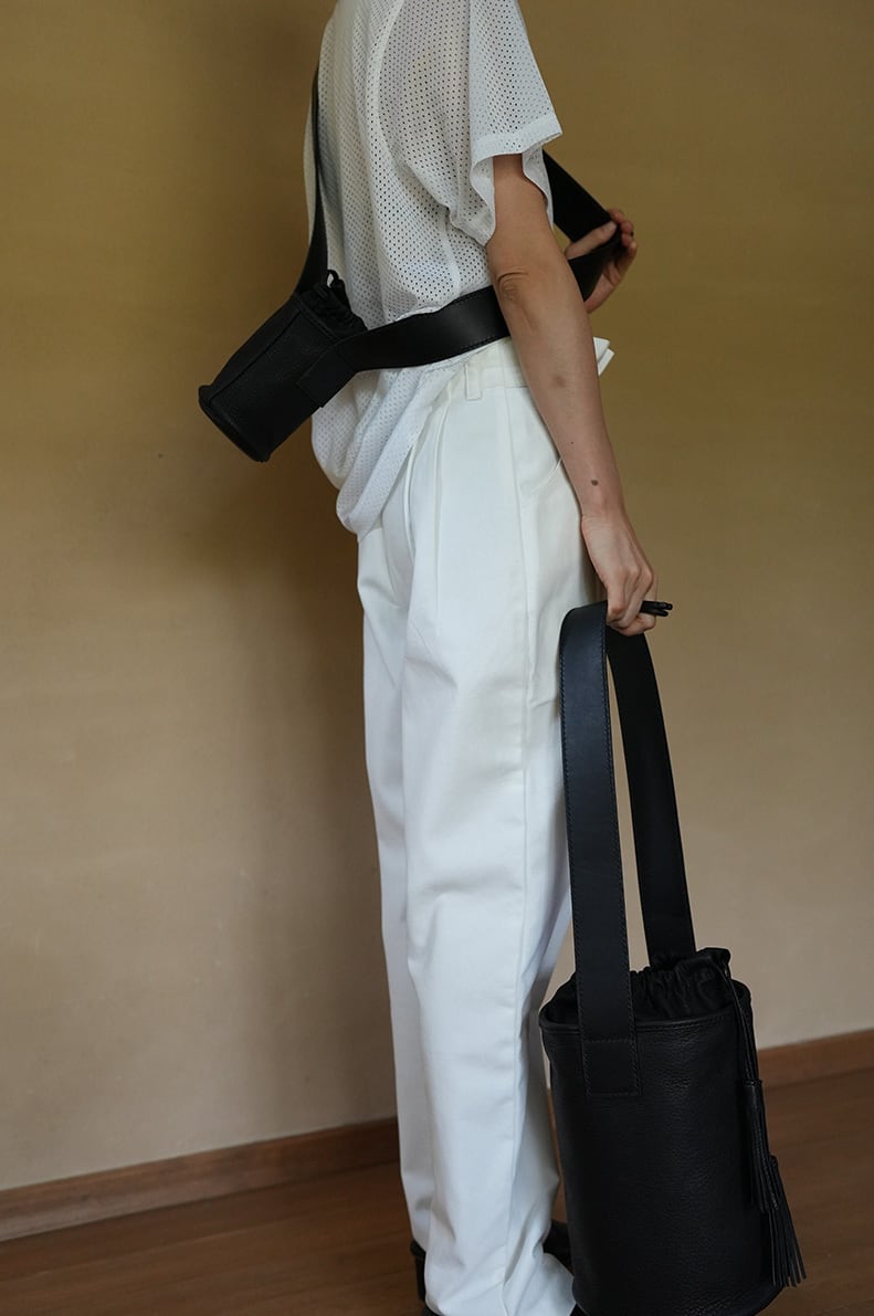 WOMEN LITTLE BUCKET TWO BLACK LONG