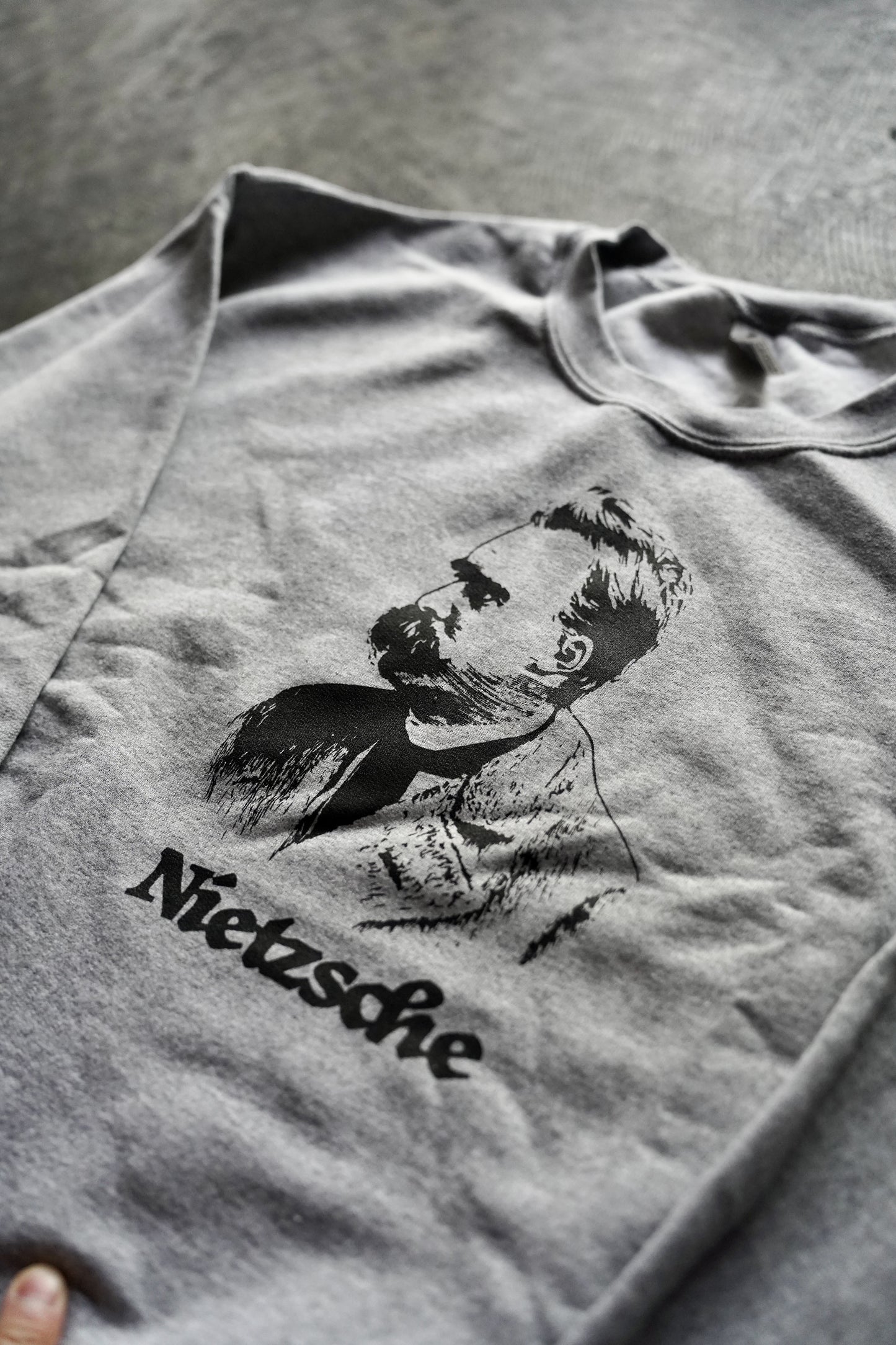 MEN　PRINTED SWEAT SHIRTS 'Nietzsche' (GILDAN)