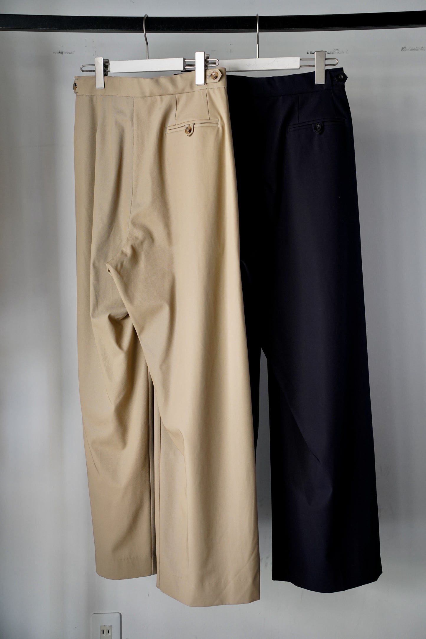 WOMEN　Villd / ヴィルド　highcount tuck wide pants