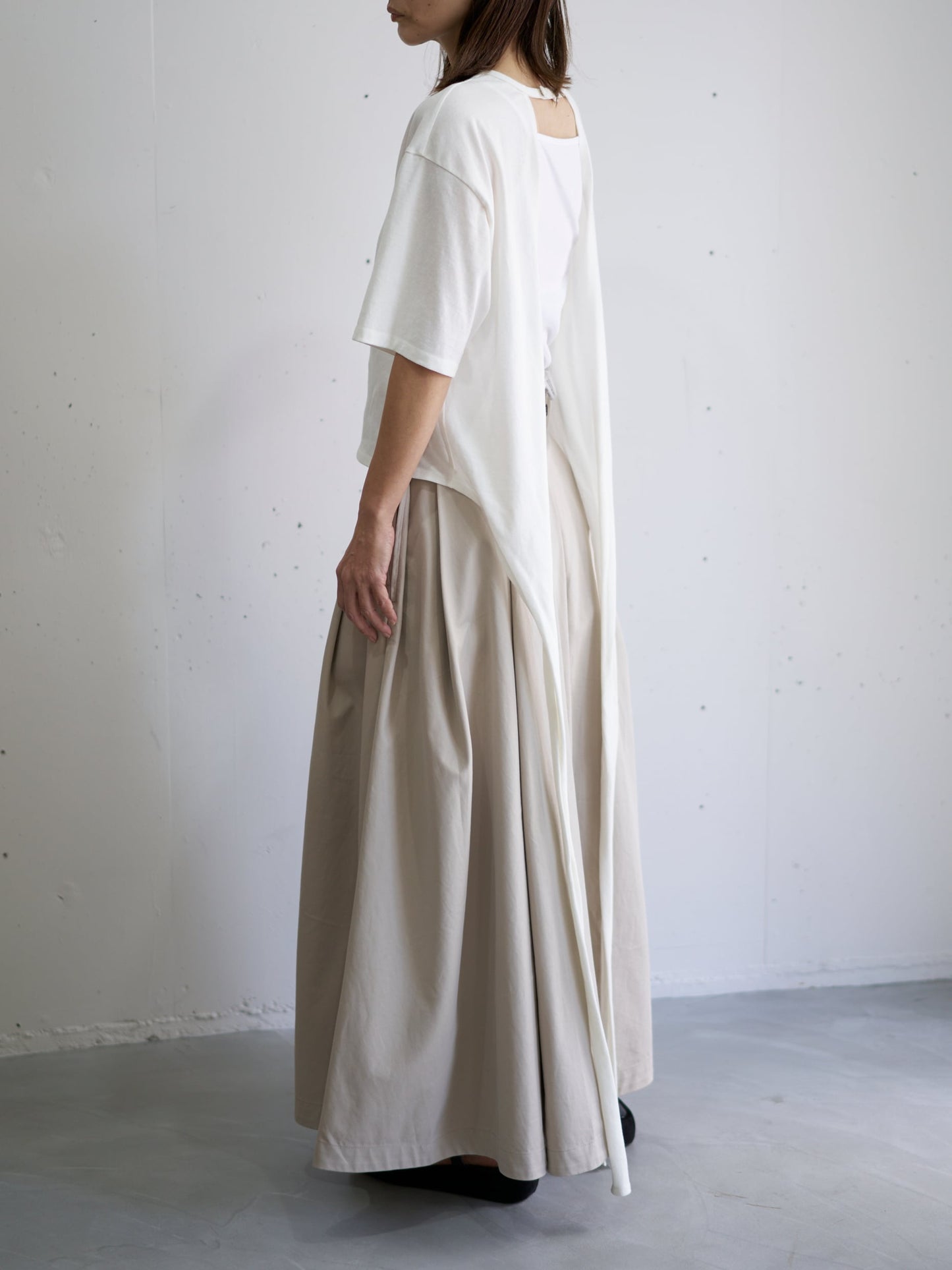 WOMEN　oll/オール　open Phoibe T