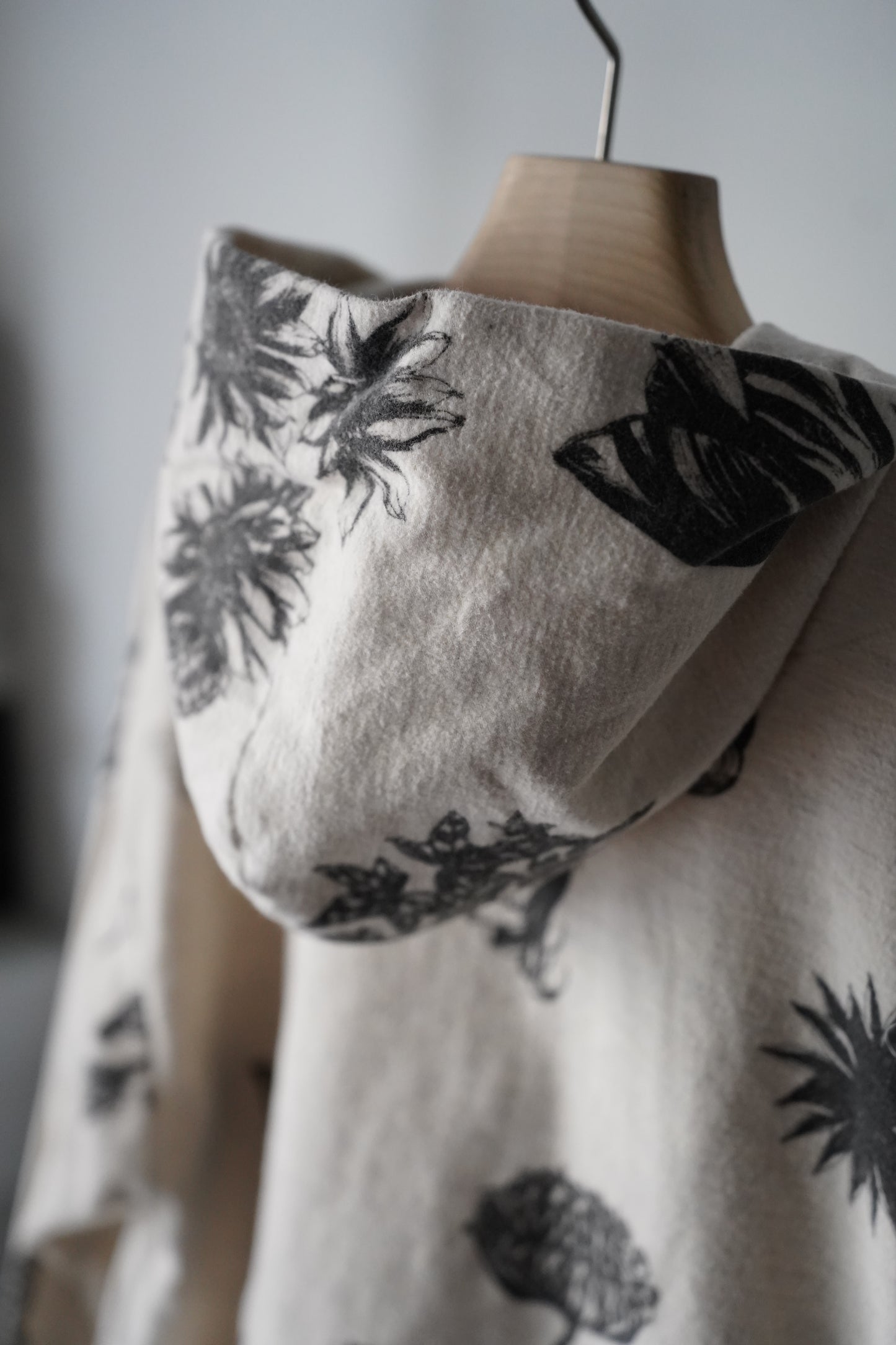 MEN　Kiivu / キフ　ZIP UP HOODED - Drawing Sumi Print Doble + Needle -