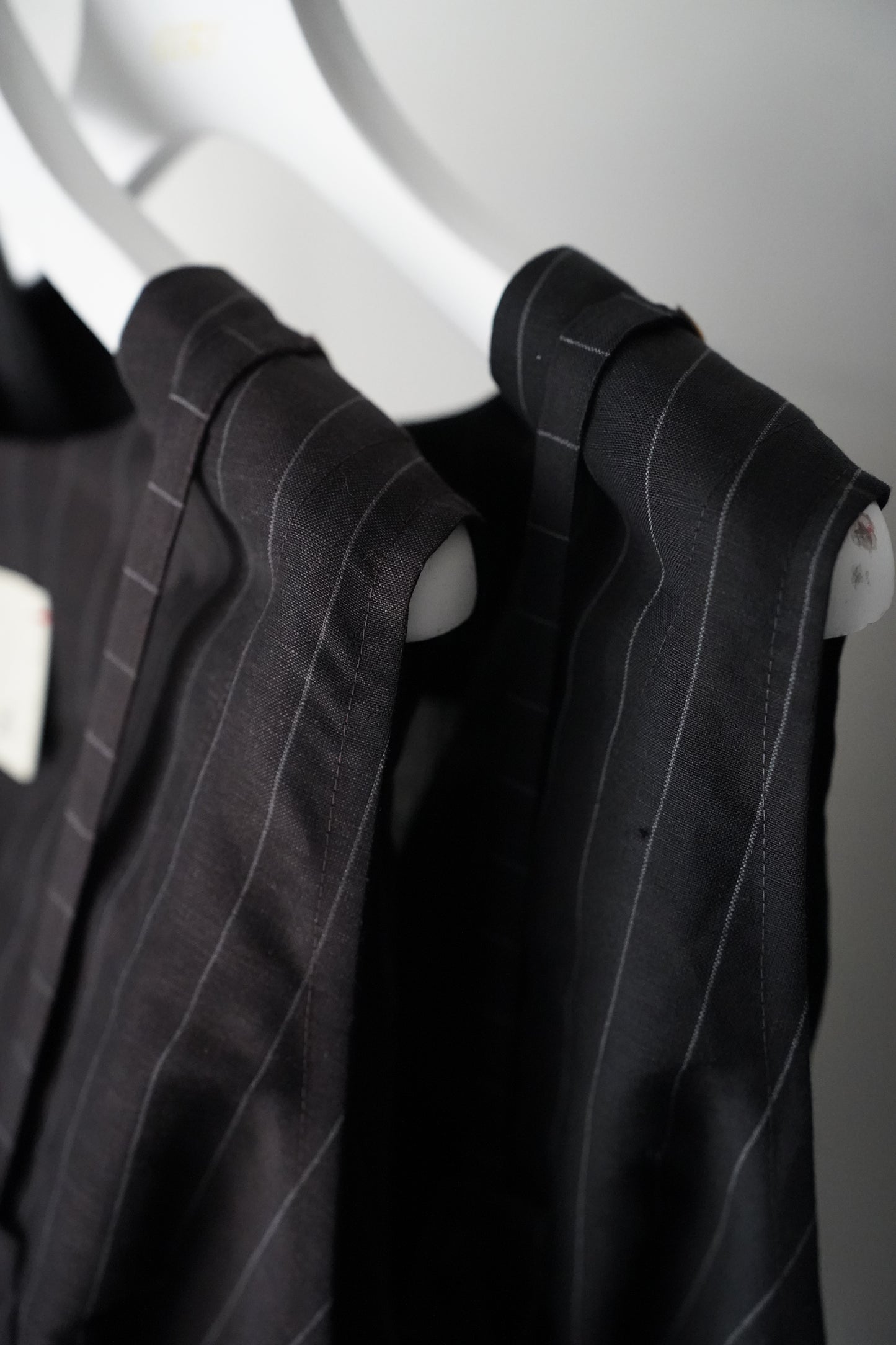 WOMEN　Y.A.Acc/ ワイエーアク　lots of gather blouse -wool linen strip-