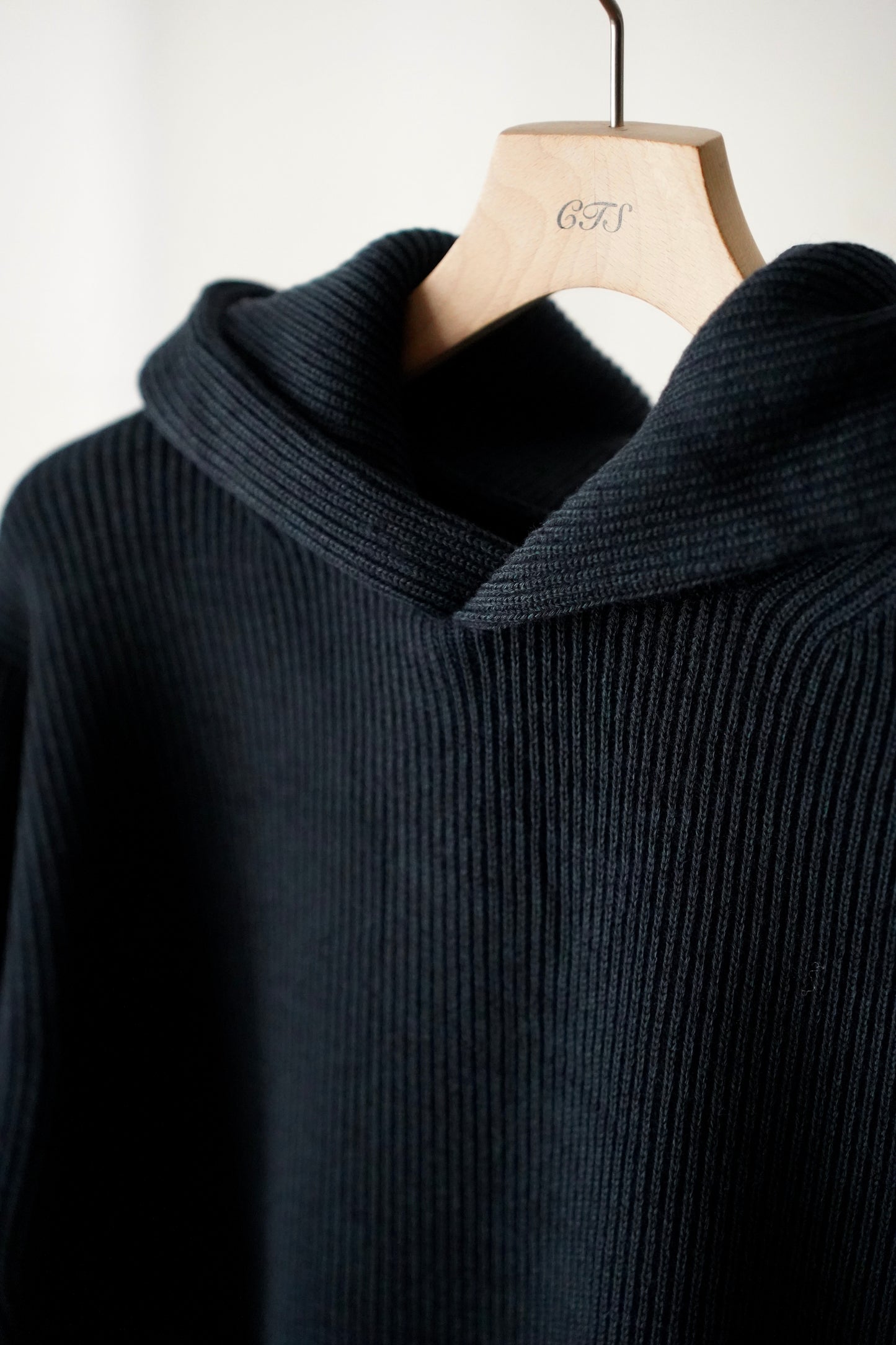 MEN　BATONER / バトナー　SOLID WOOL RIB PULL PARKER
