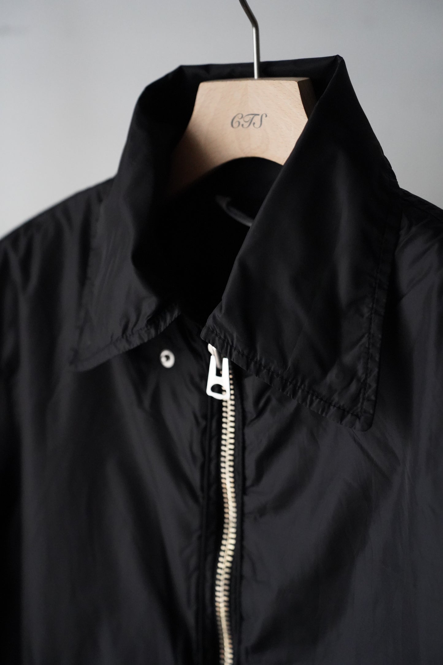 MEN　NECESSARY or UNNECESSARY / ネセサリーオアアンネセサリー　A-2 TALL