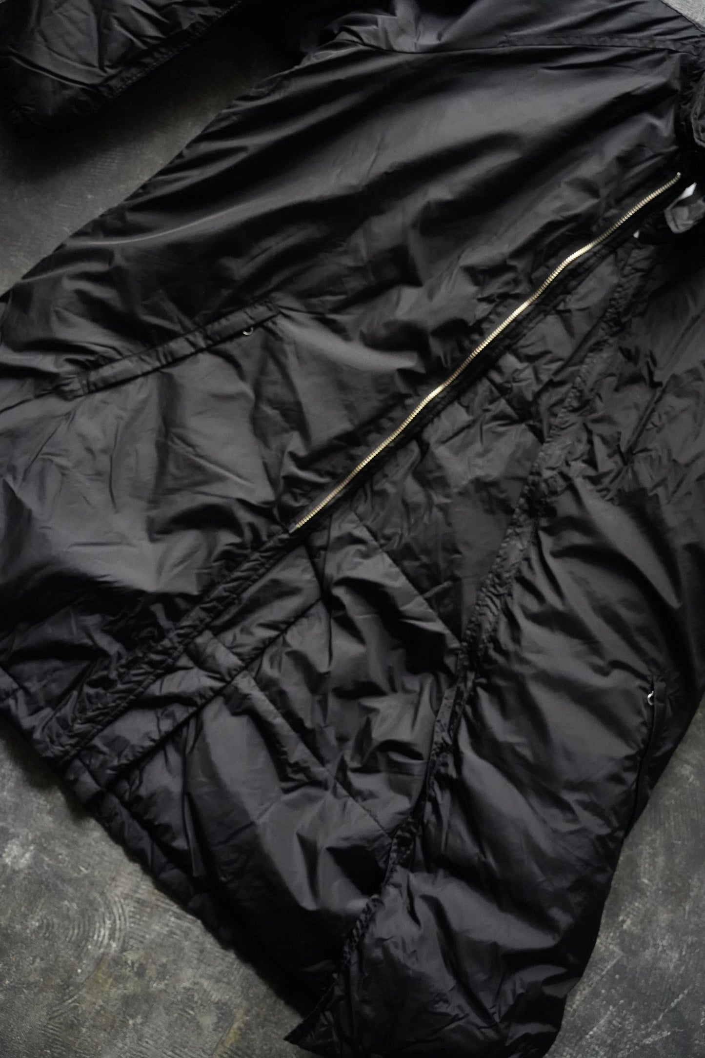 MEN　NECESSARY or UNNECESSARY / ネセサリーオアアンネセサリー　ZIP COAT