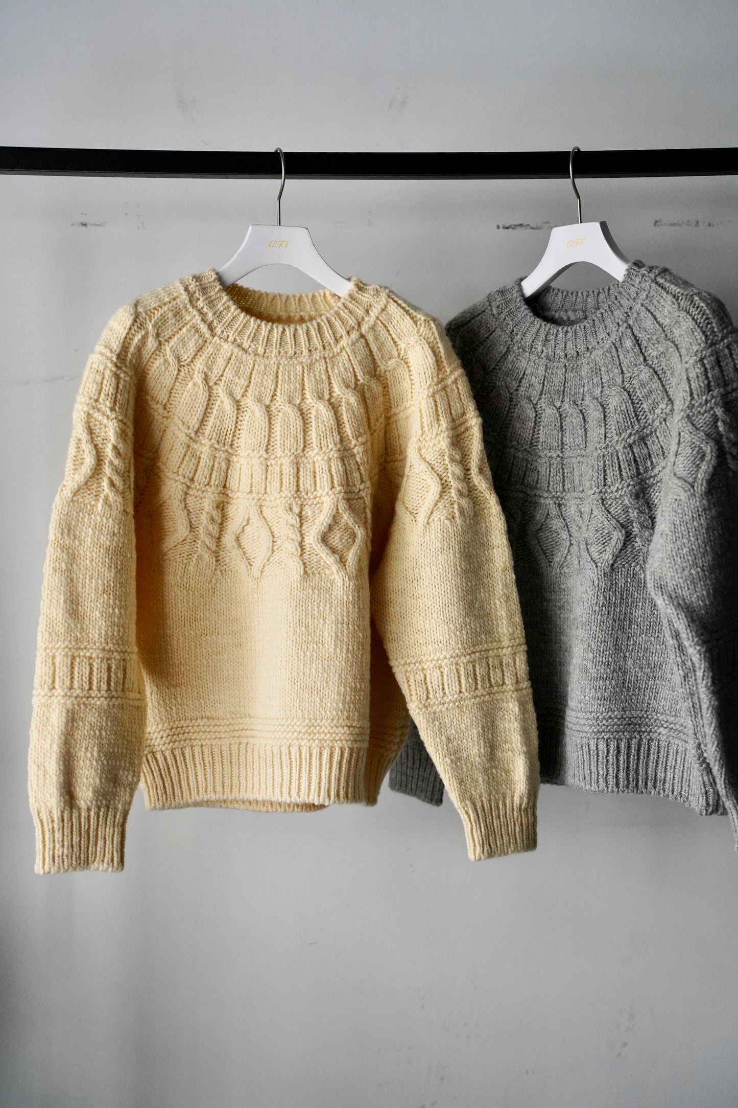 WOMEN　BATONER / バトナー　SPREAD ALAN CREW NECK