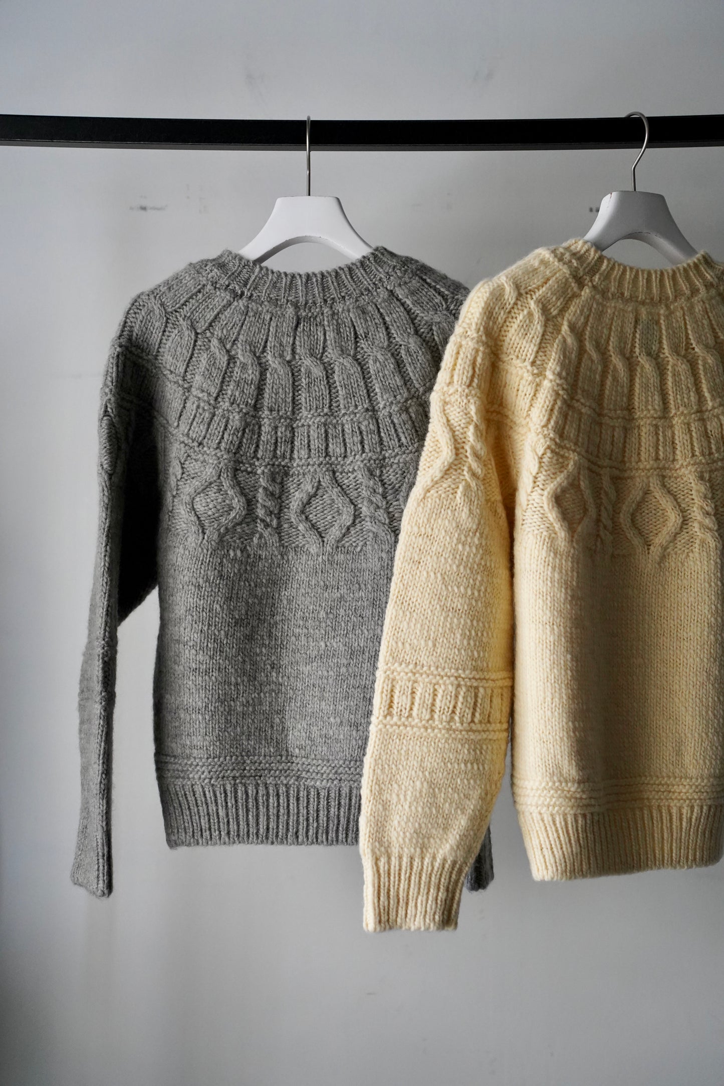 WOMEN　BATONER / バトナー　SPREAD ALAN CREW NECK