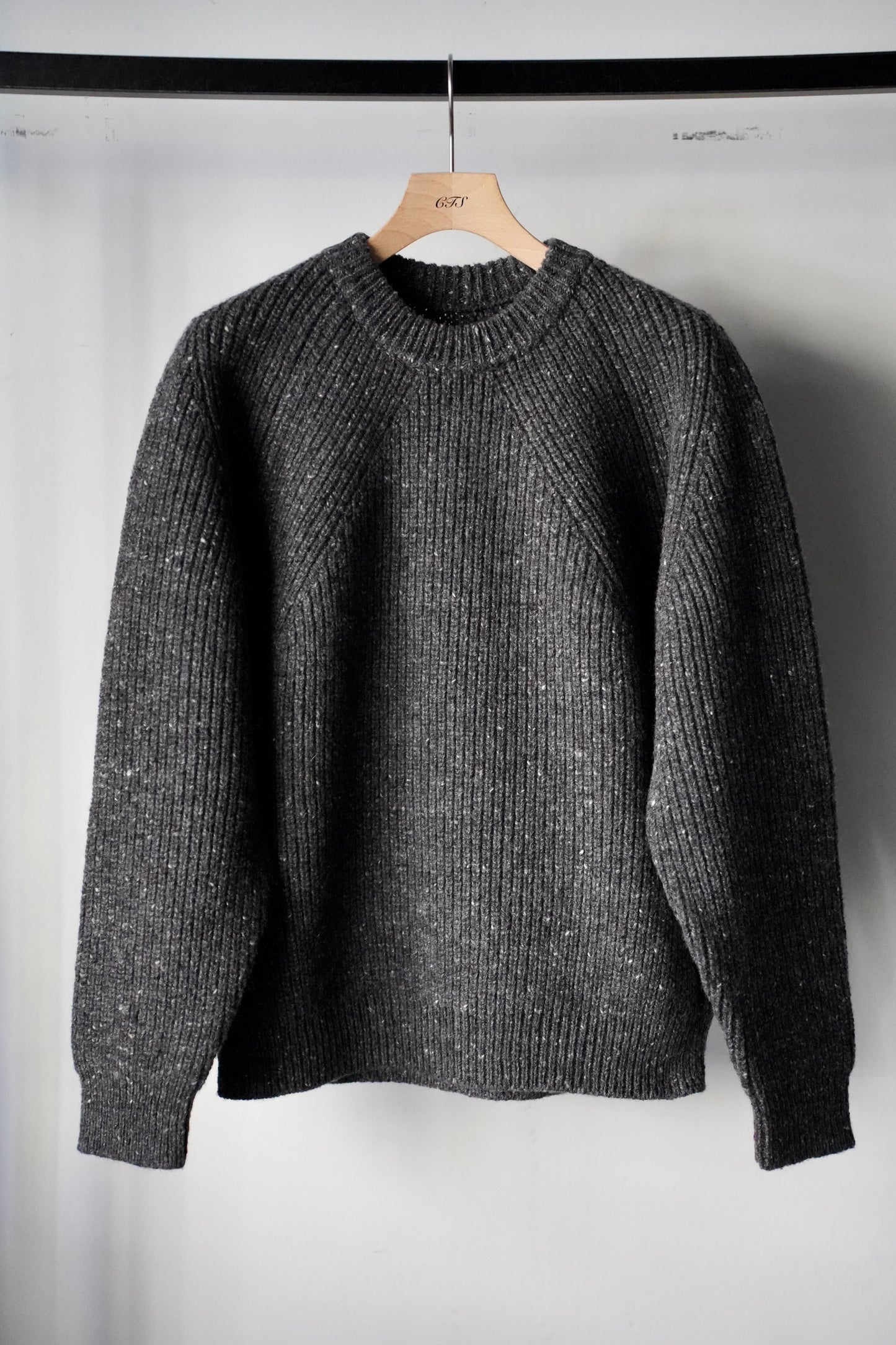 MEN　BATONER / バトナー　DONEGAL SIGNATURE CREW NECK