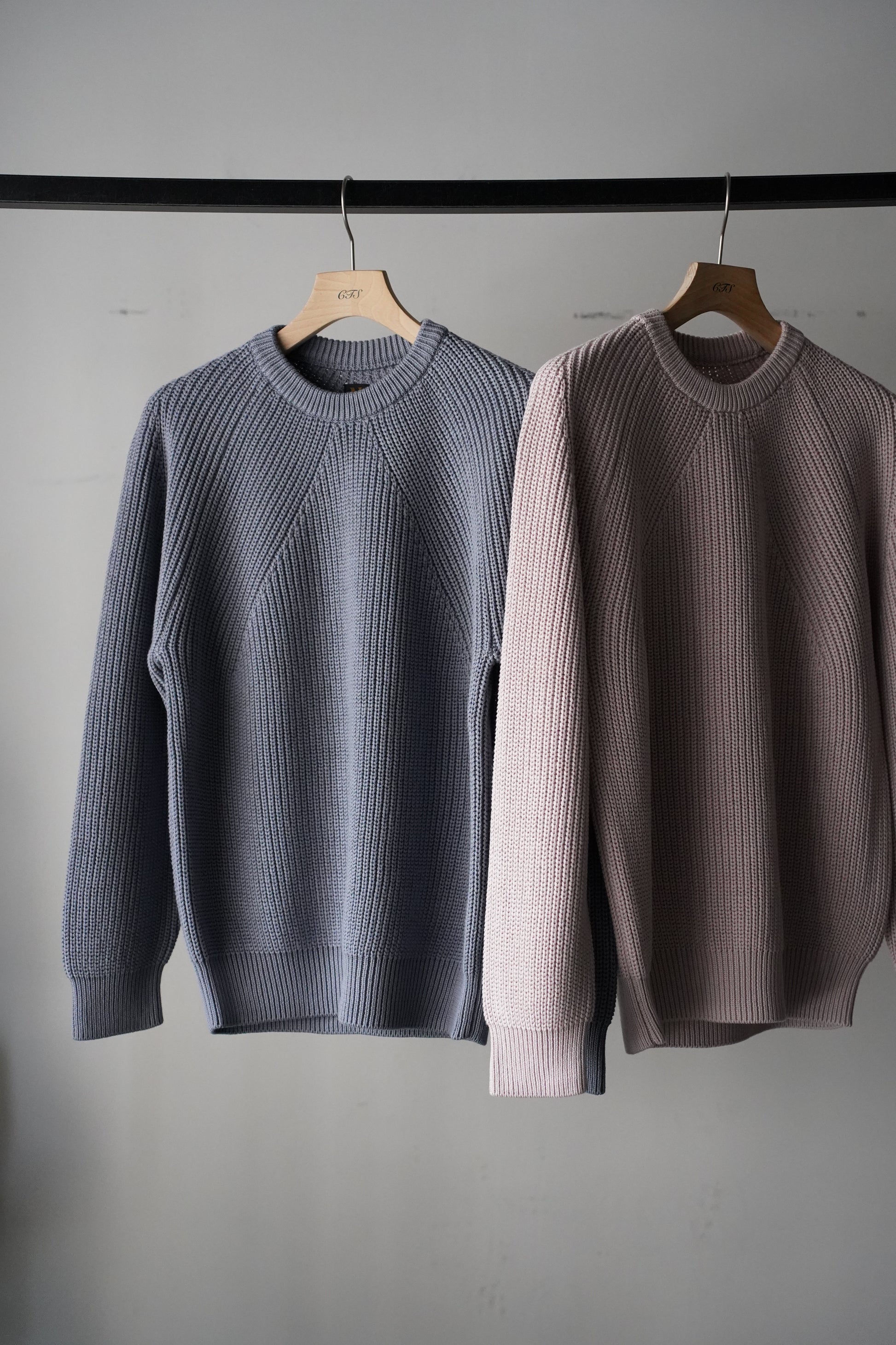 MEN BATONER / バトナー SIGNATURE CREW NECK – _COMES THE SUN