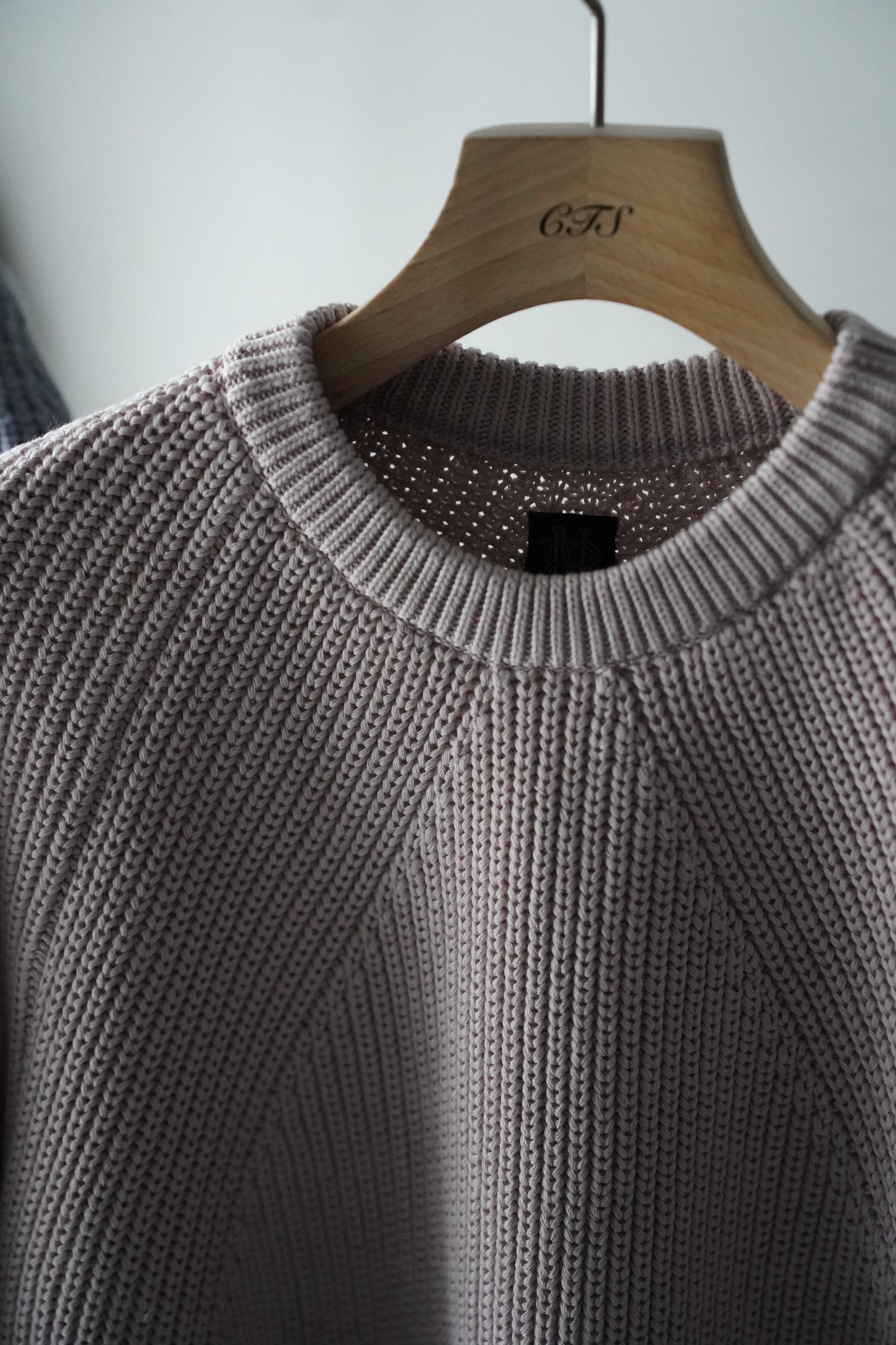 MEN BATONER / バトナー SIGNATURE CREW NECK – _COMES THE SUN