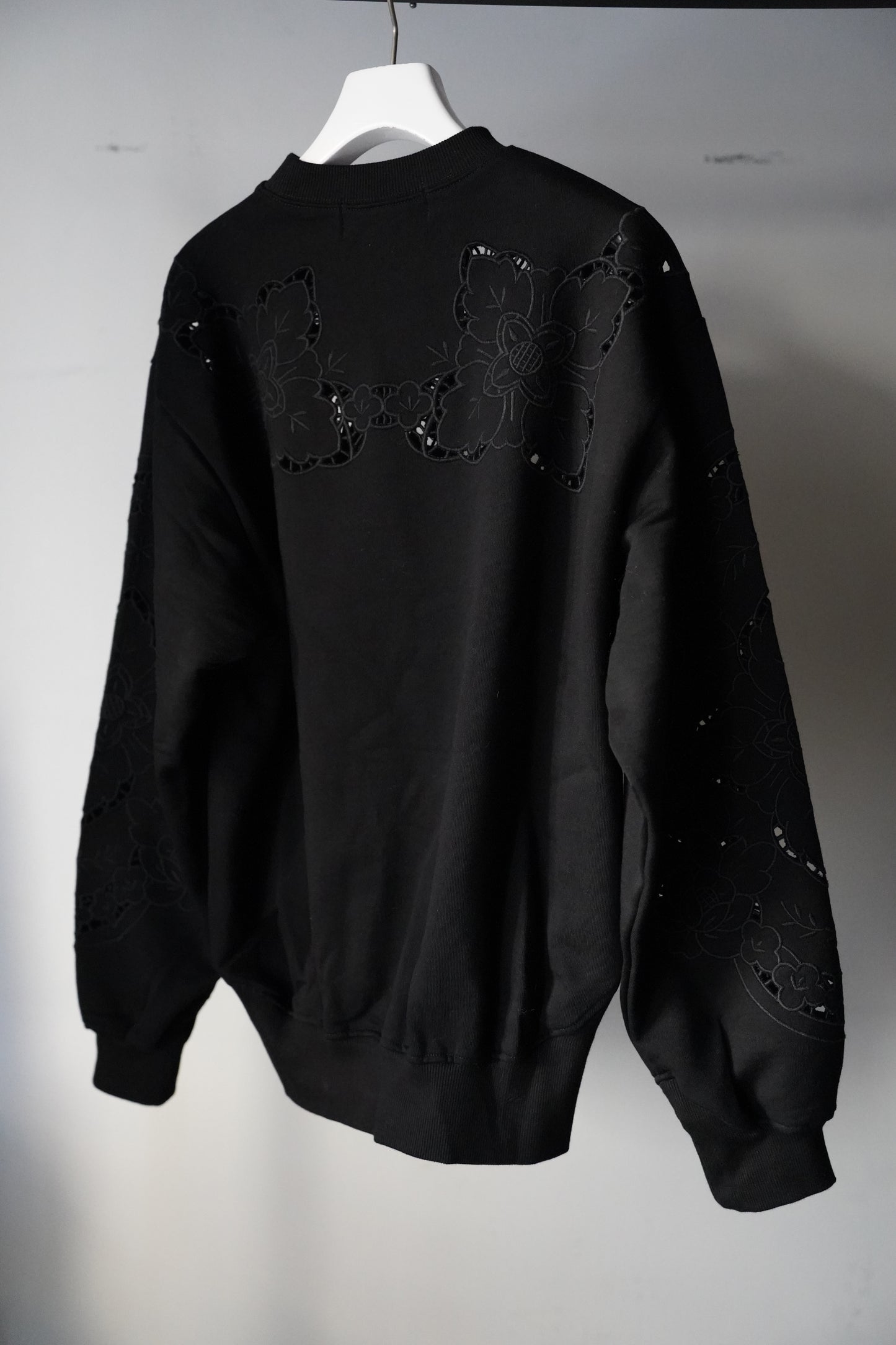 WOMEN　VIOLETTE ROOM　EMBROIDERY SWEAT